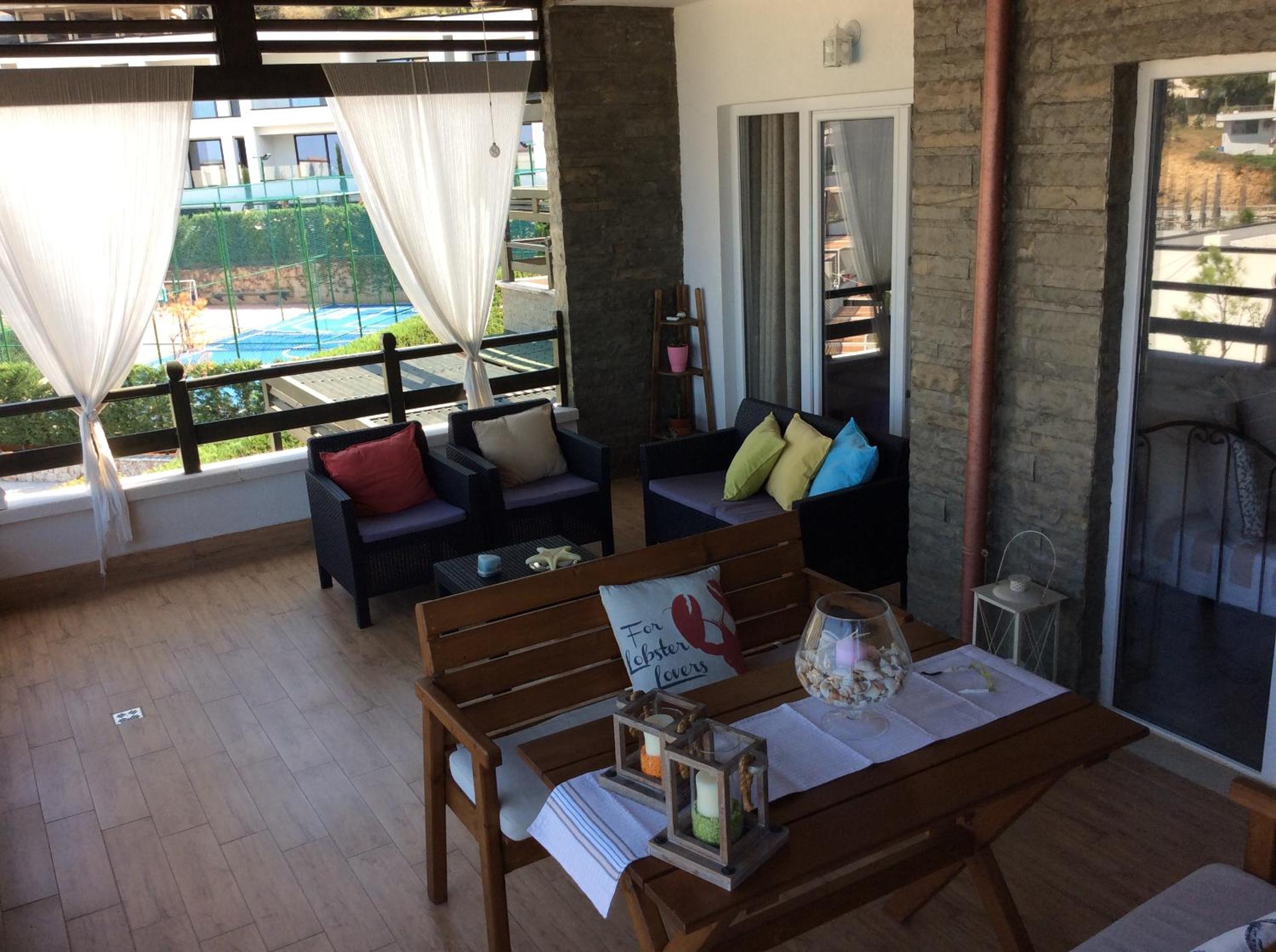 Iris Apartments