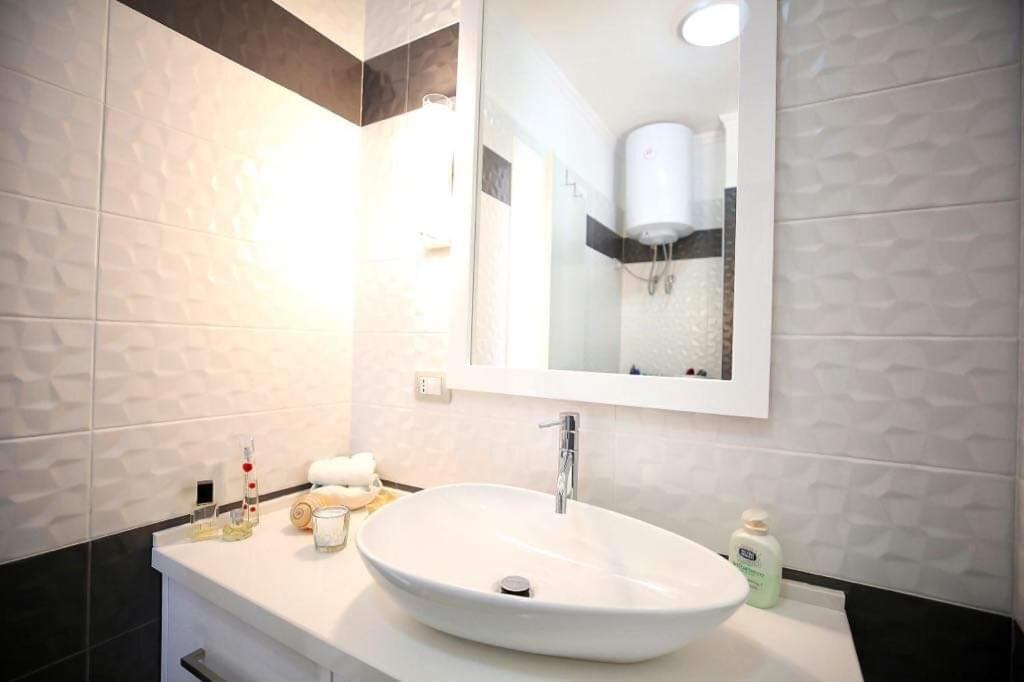 Iris Apartments