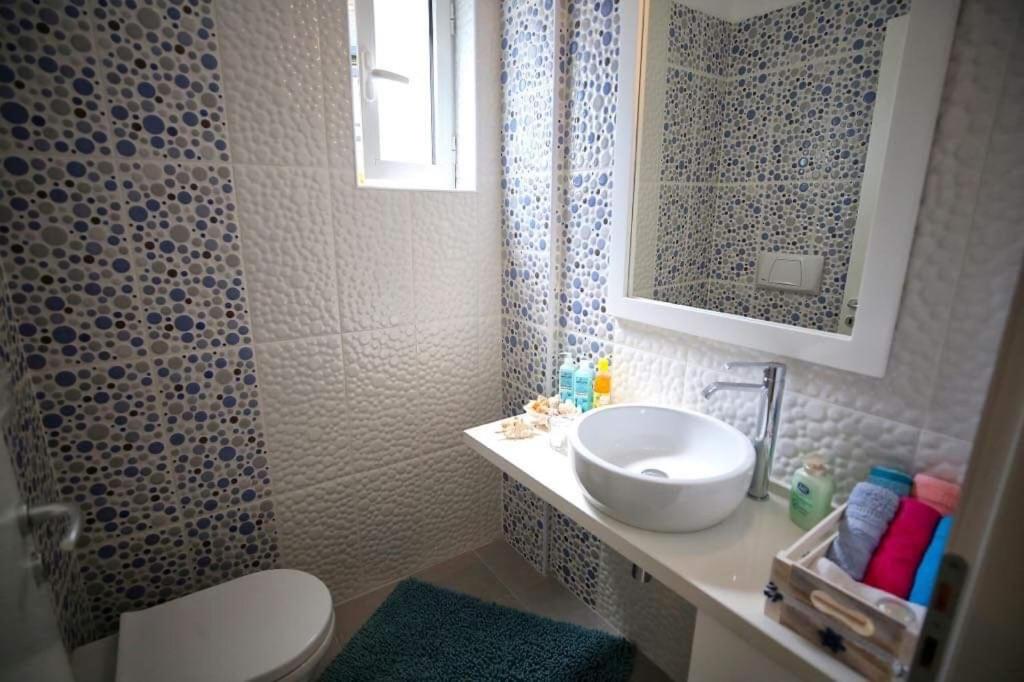 Iris Apartments