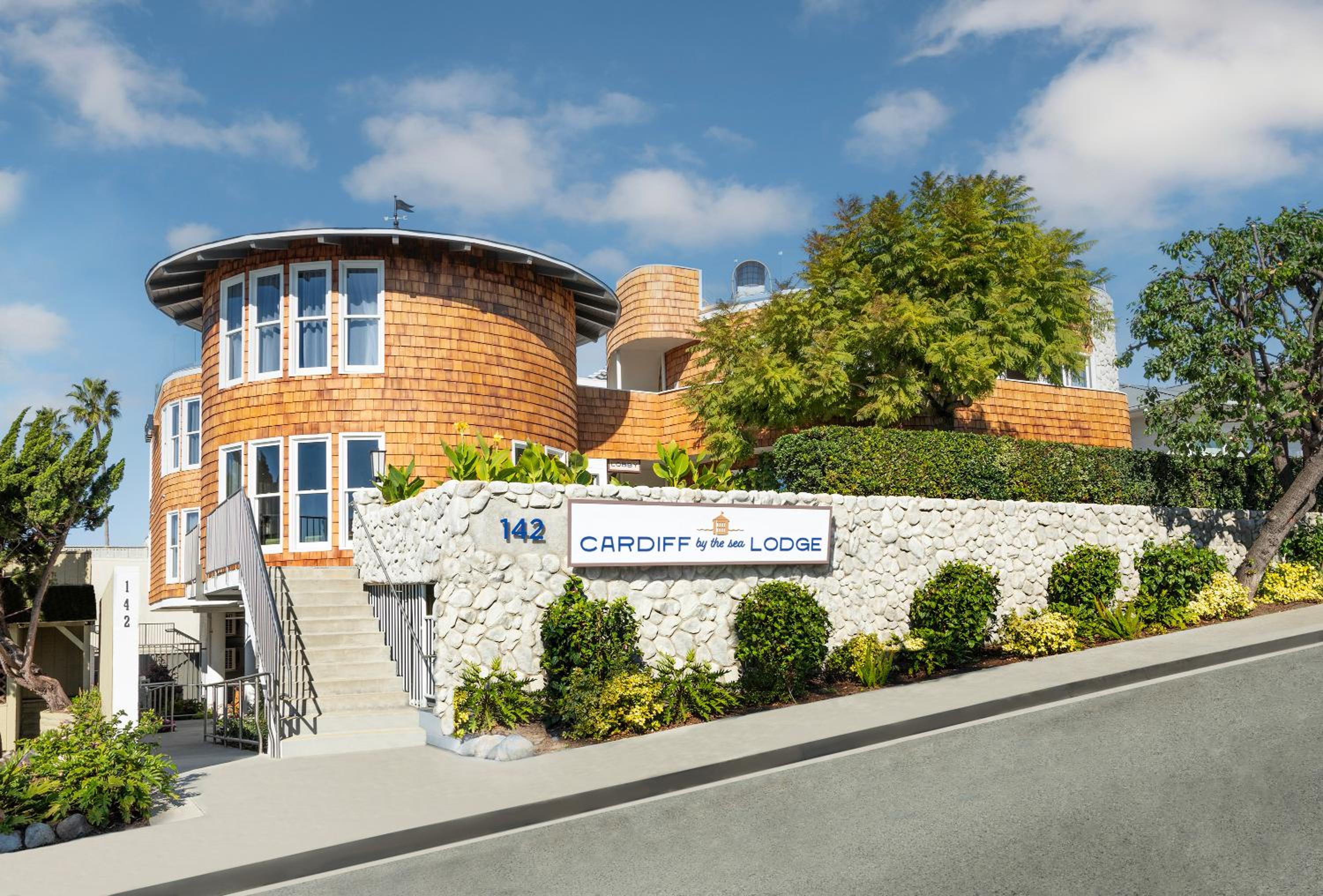 Hotel Cardiff By The Sea Lodge - Image 1