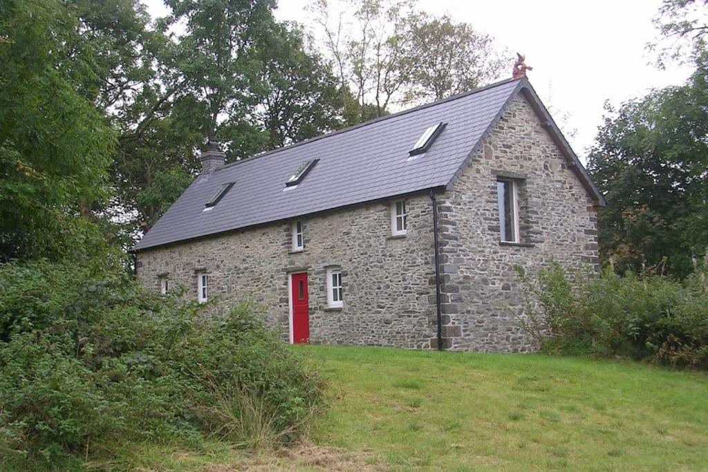 Hotel Ysgubor Y Tanybryn The Barn With A View And A Spa.