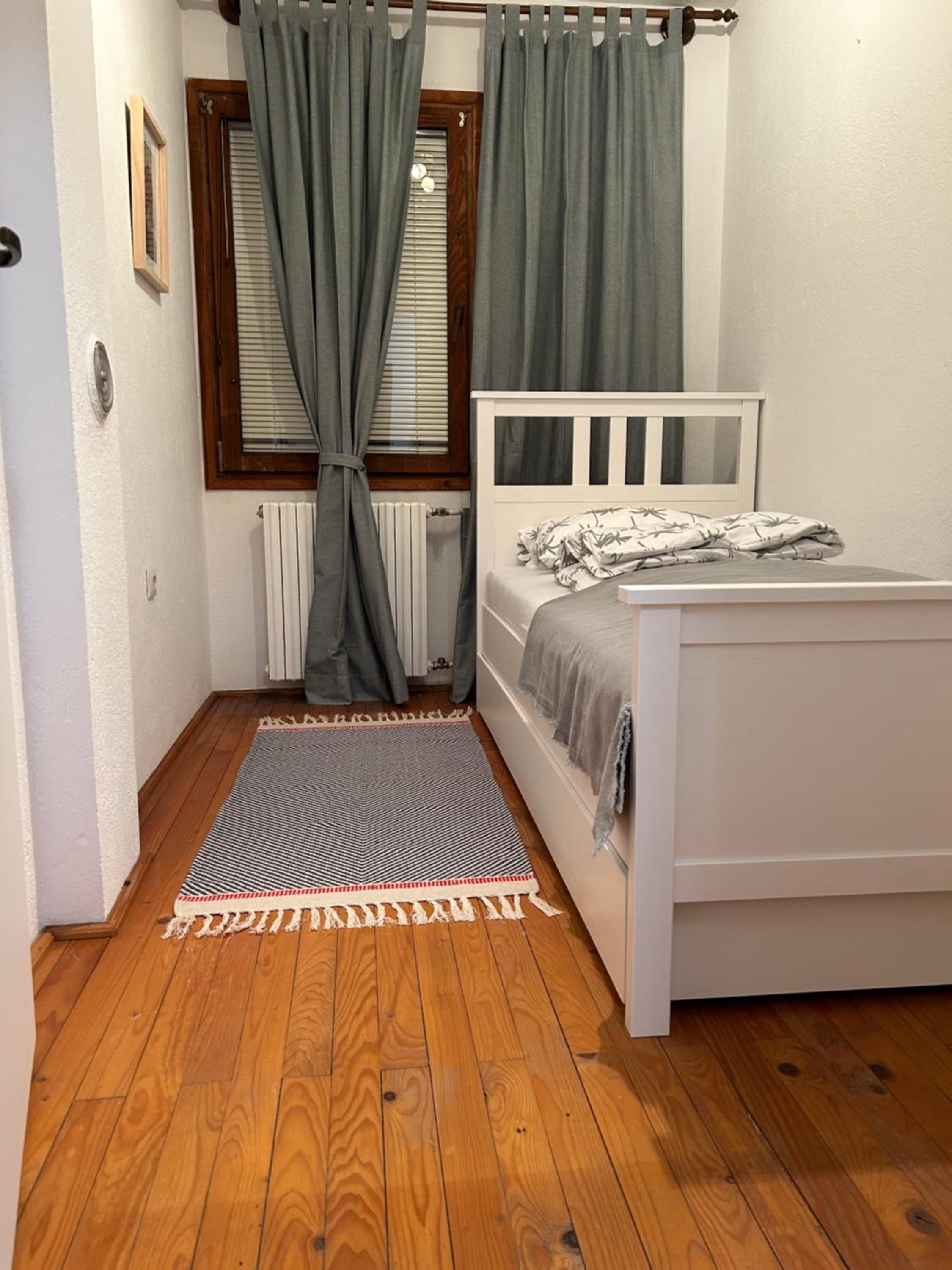 domus est alba