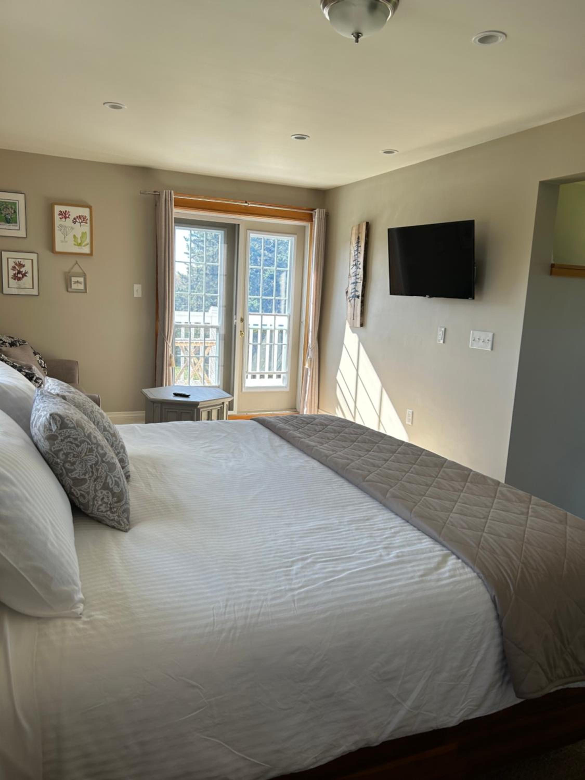 Tides Inn Guest Suites