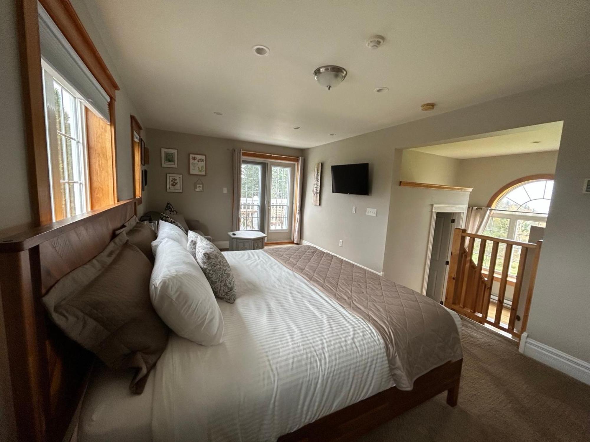 Tides Inn Guest Suites