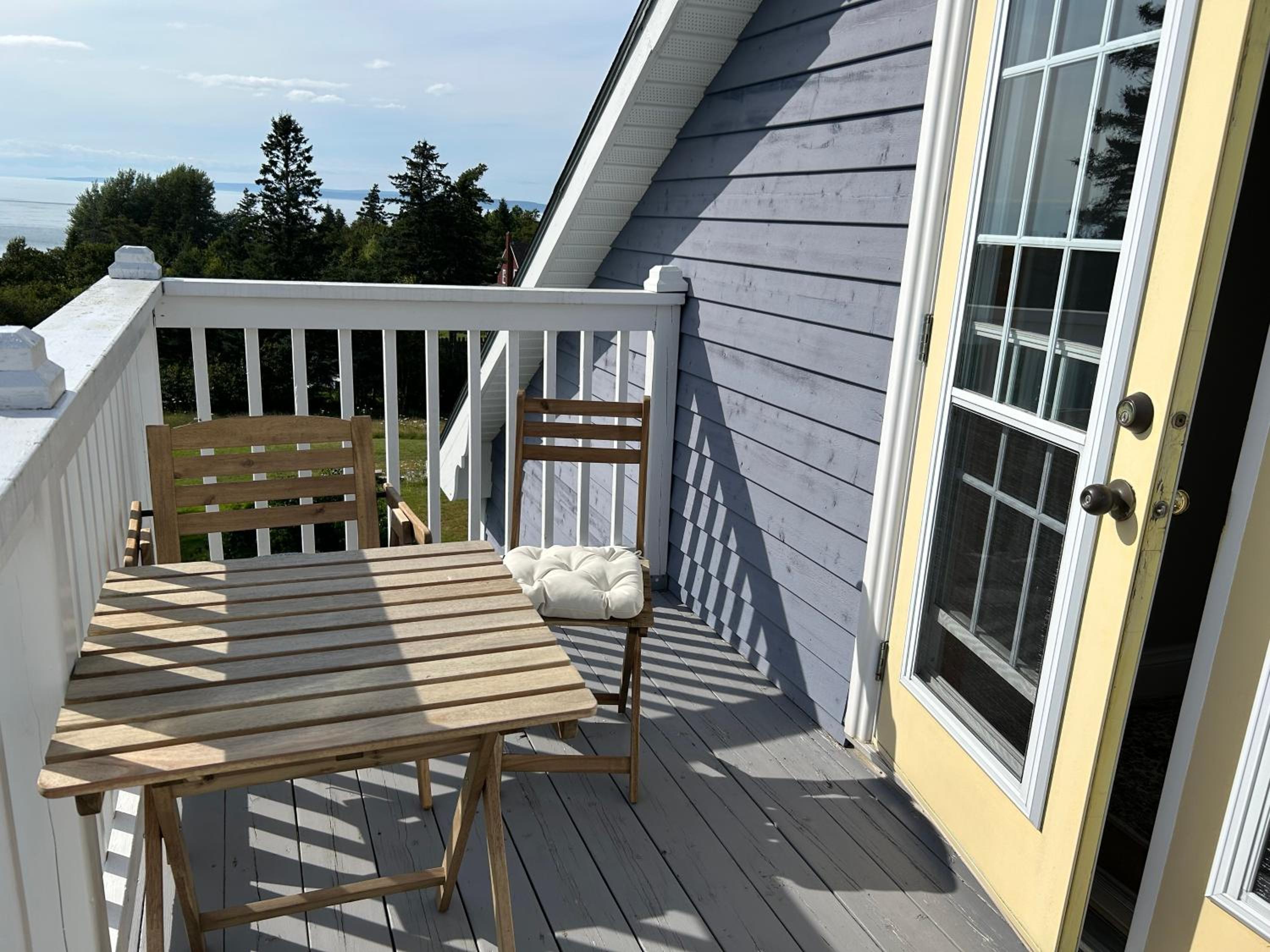 Tides Inn Guest Suites