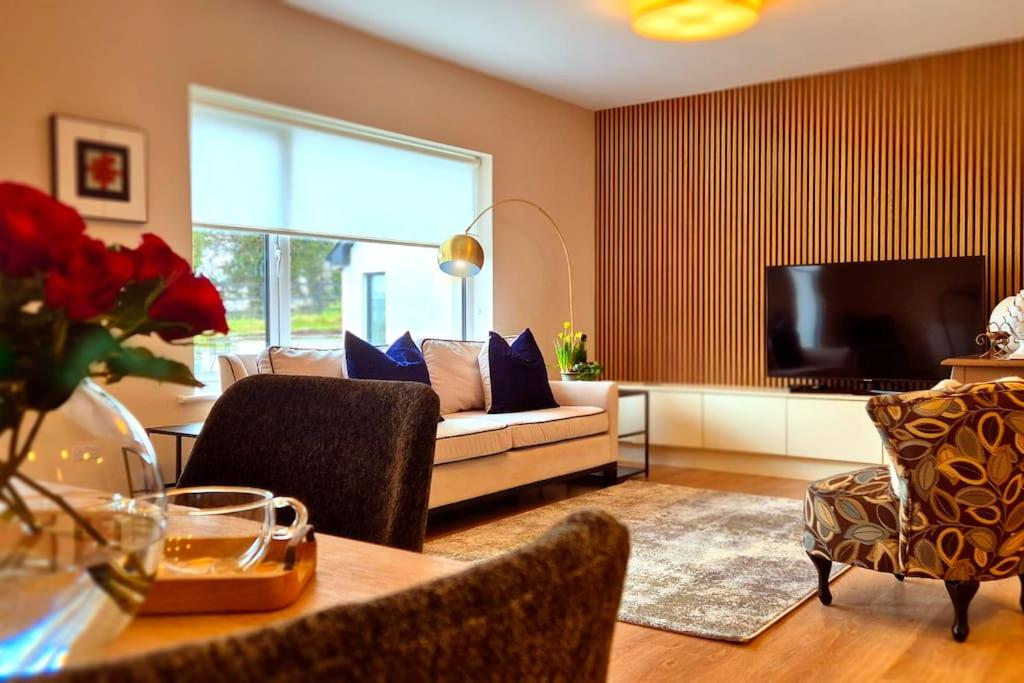 Modern country charm apartment. view 3