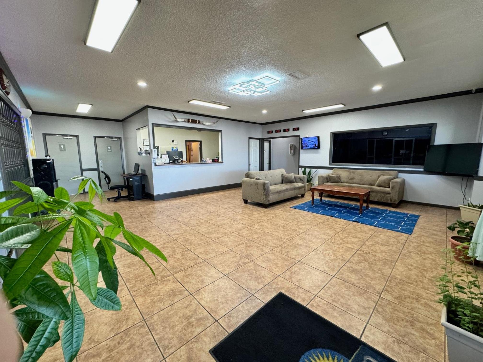 Van Horn Vacations - Days Inn by Wyndham Van Horn TX - Property Image 17