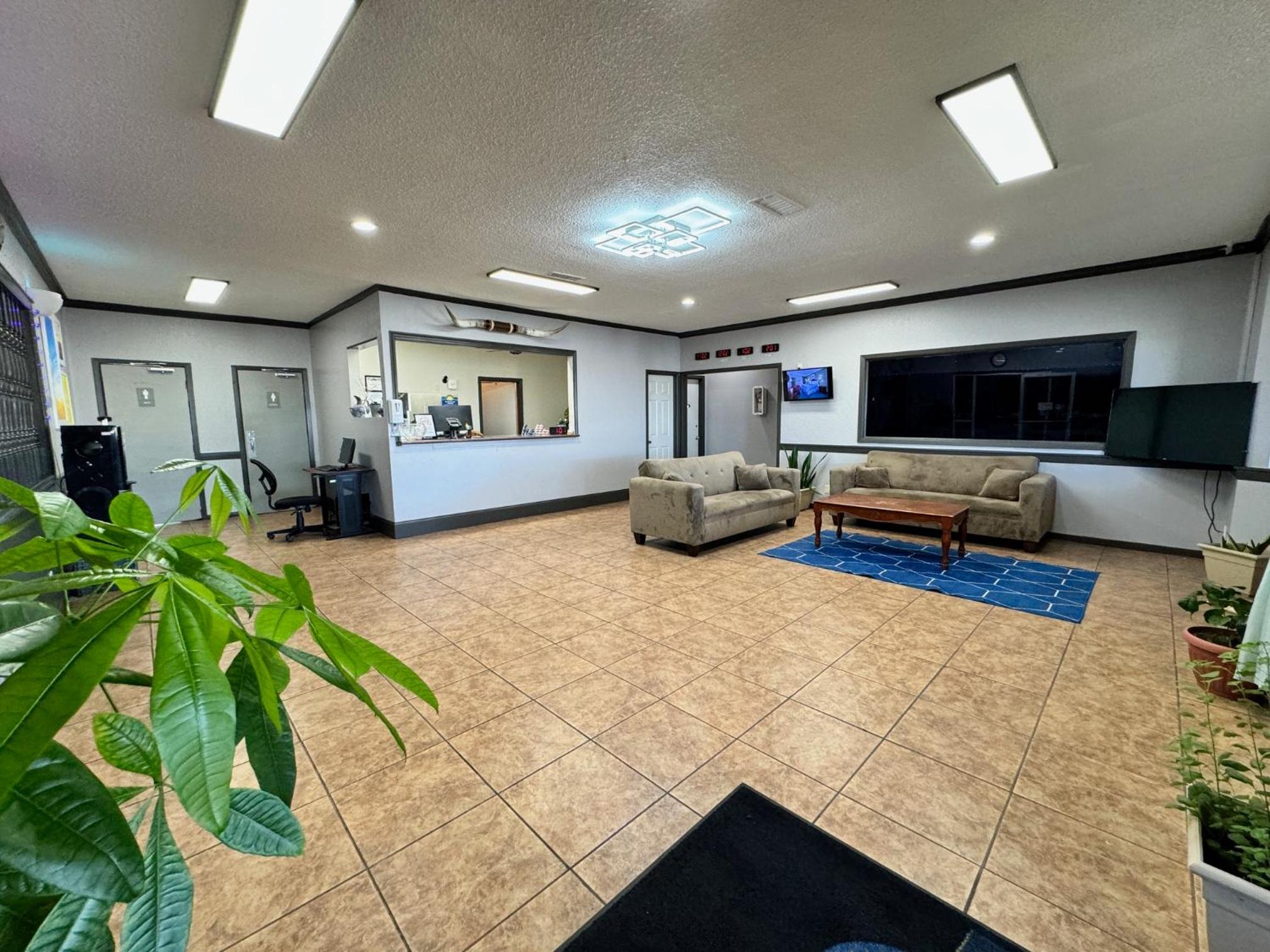 Van Horn Vacations - Days Inn by Wyndham Van Horn TX - Property Image 18