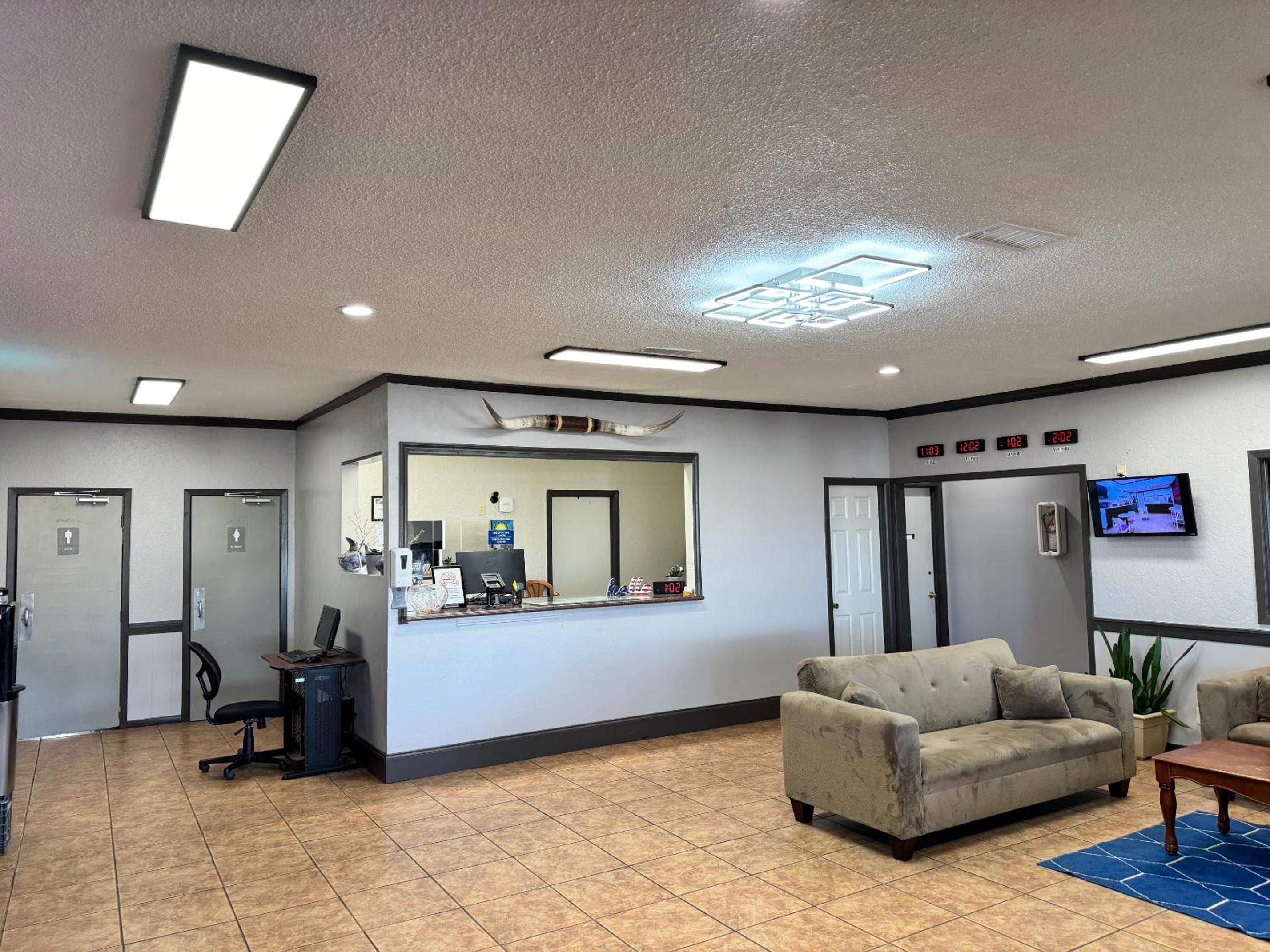 Van Horn Vacations - Days Inn by Wyndham Van Horn TX - Property Image 23