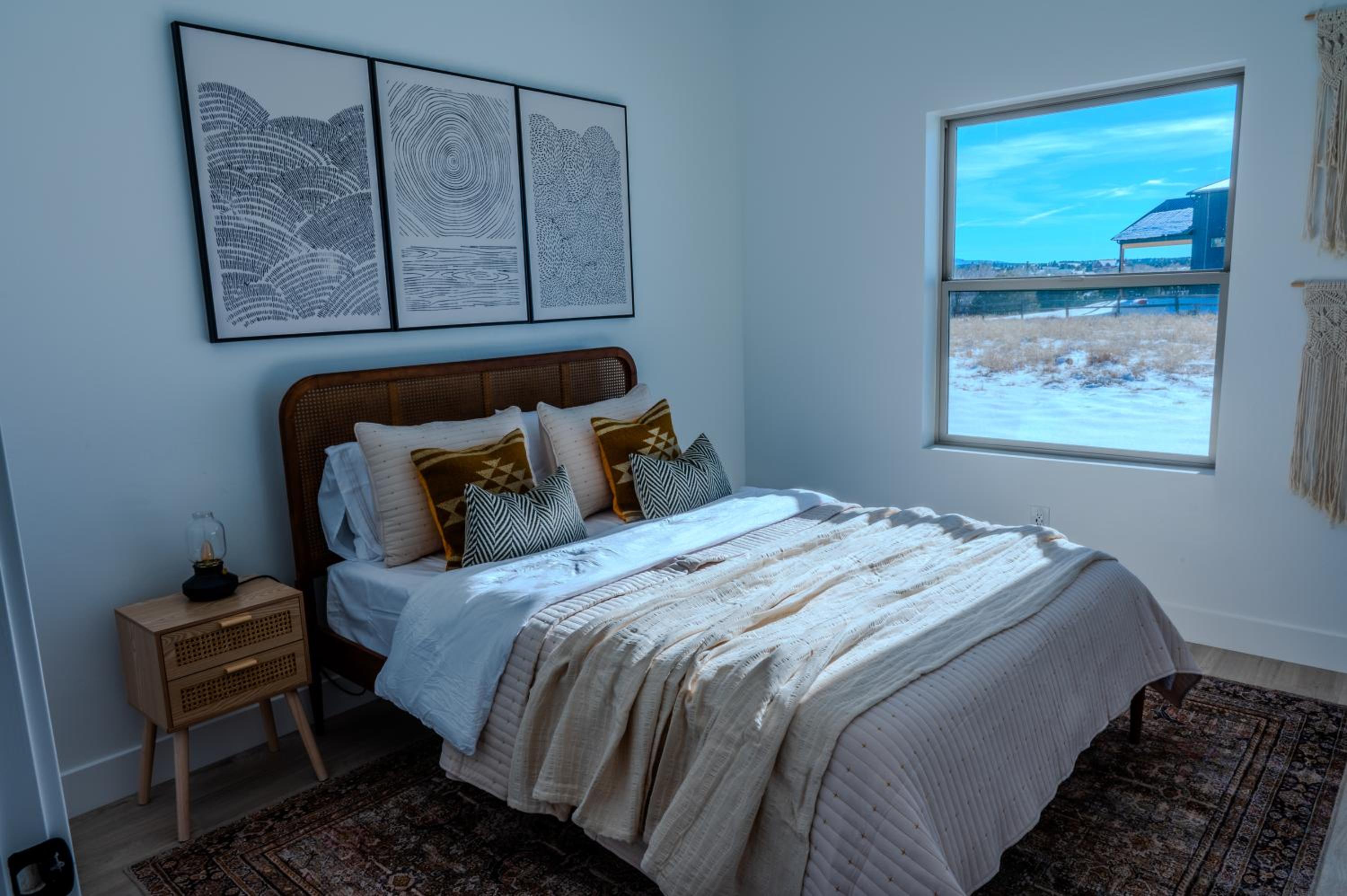 Brycegate Retreat. Stunning Views. Modern Comforts.