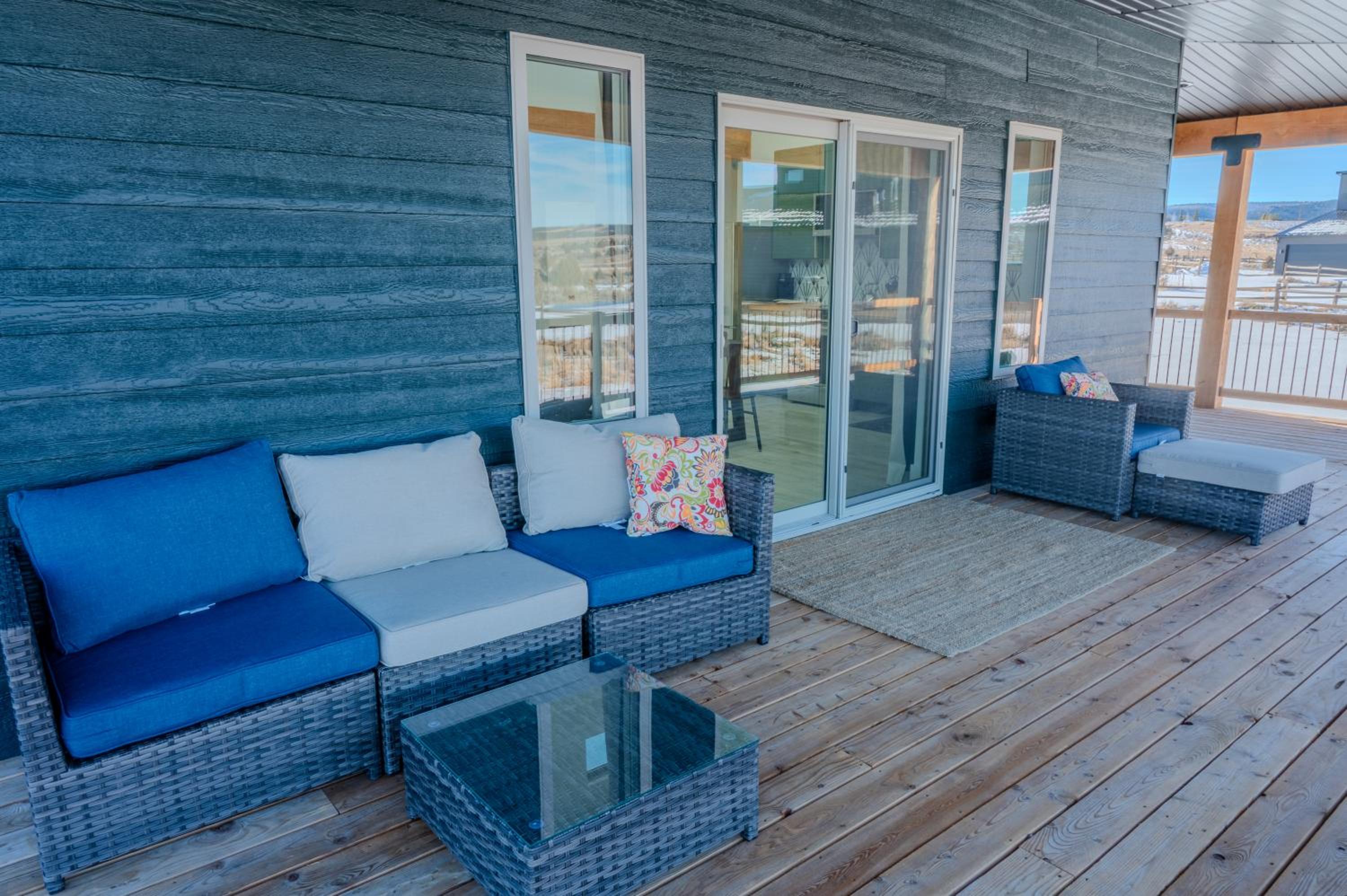 Brycegate Retreat. Stunning Views. Modern Comforts.