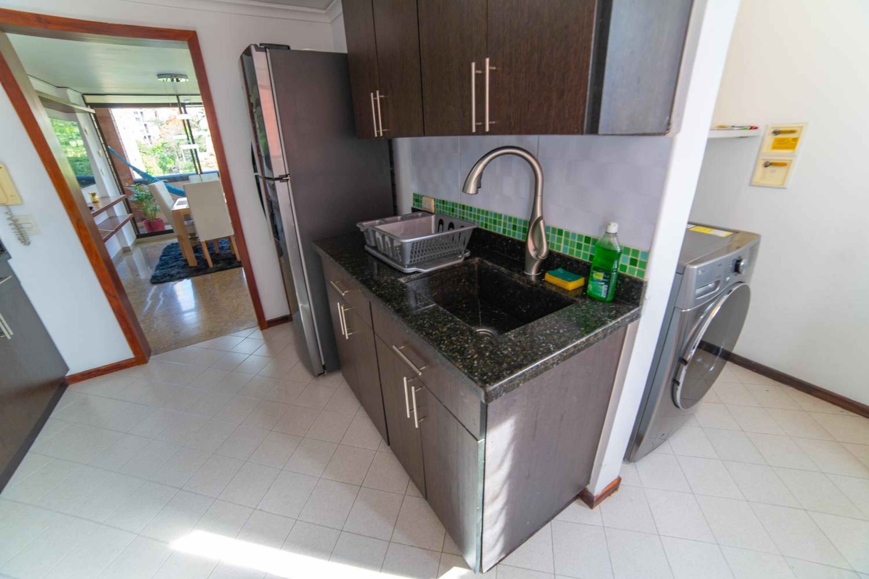 Top floor apt w/Balcony in El Poblado