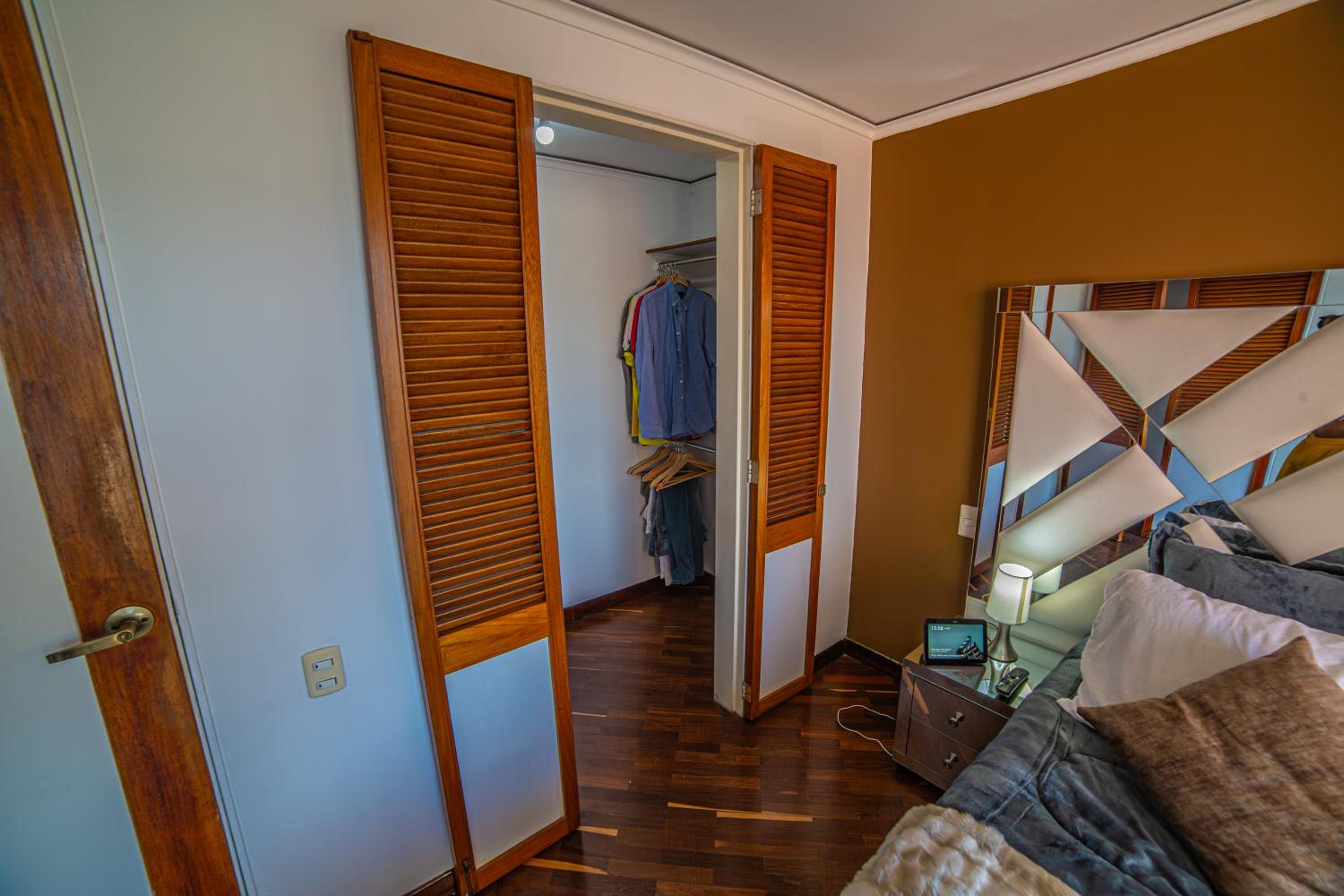 Top floor apt w/Balcony in El Poblado