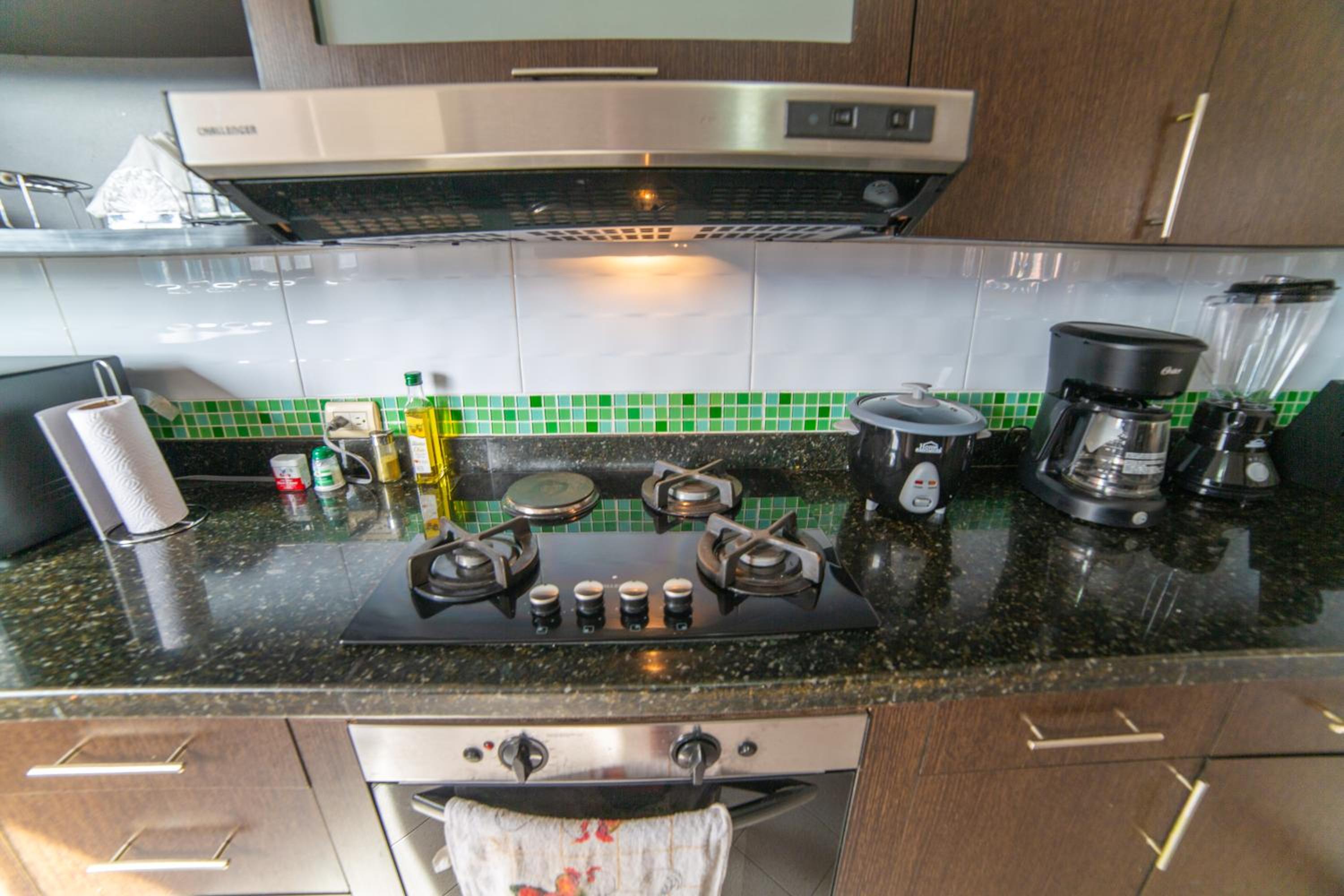 Top floor apt w/Balcony in El Poblado