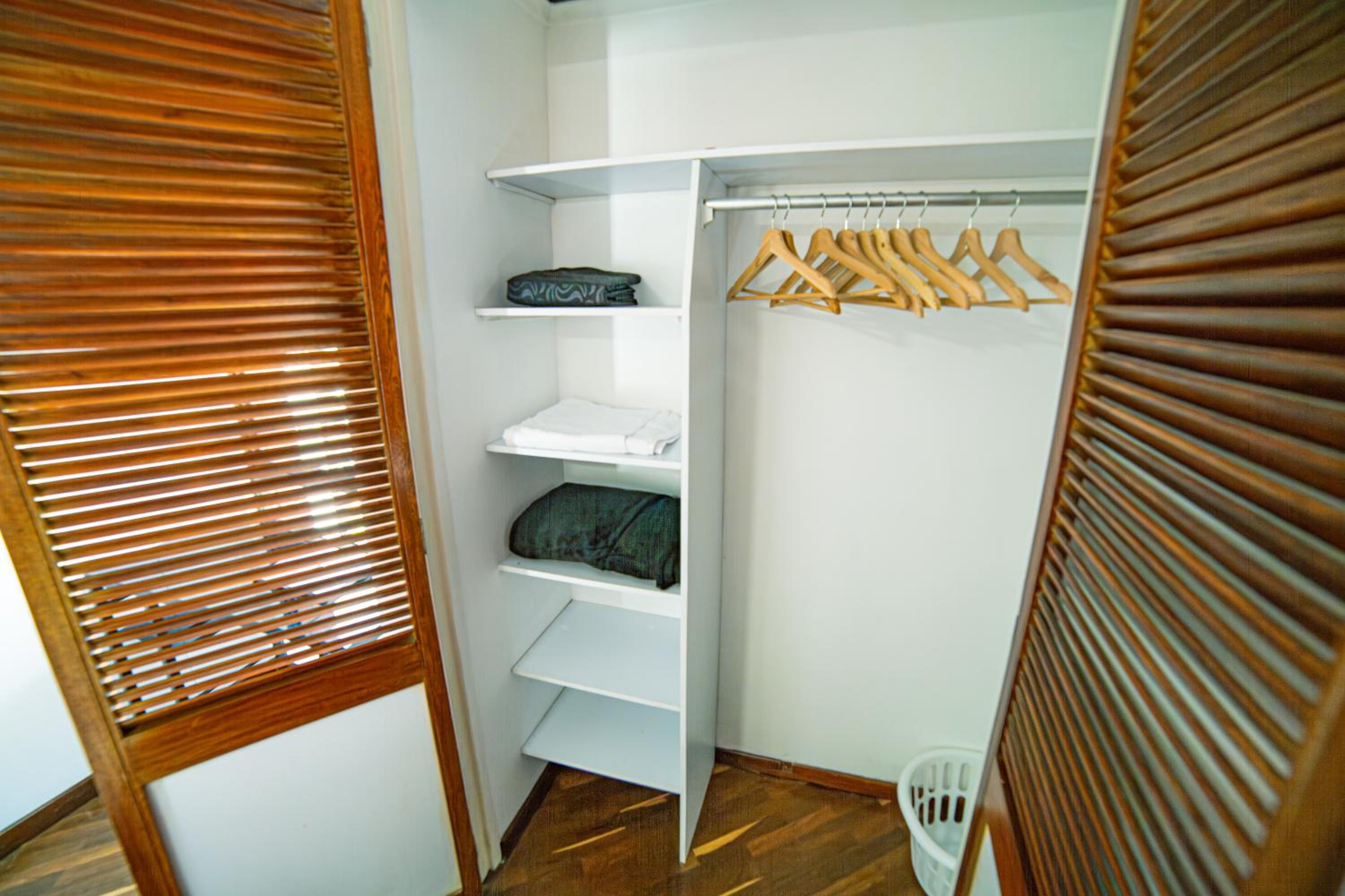 Top floor apt w/Balcony in El Poblado