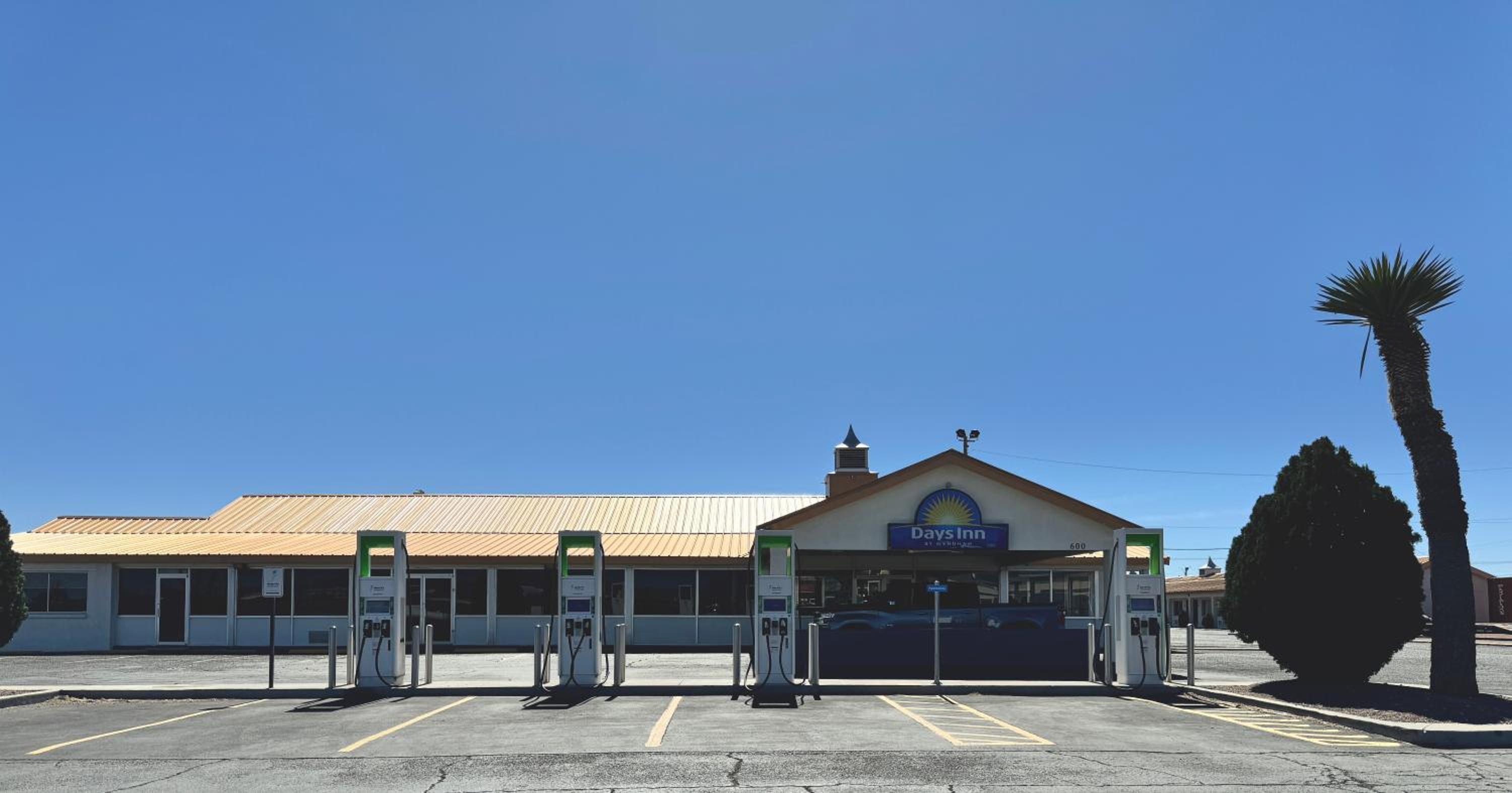 Van Horn Vacations - Days Inn by Wyndham Van Horn TX - Property Image 1