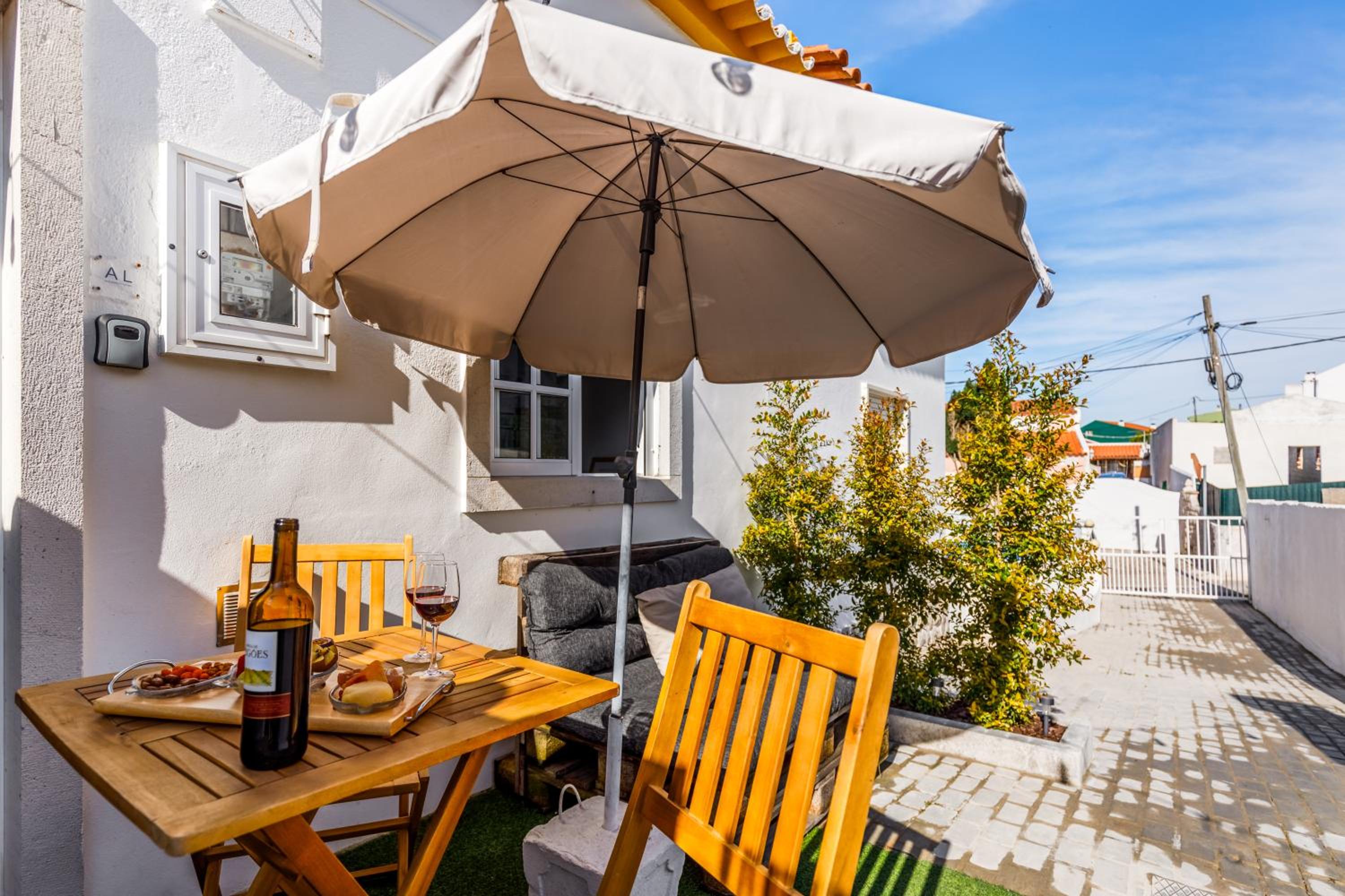 Sesimbra Cozy House BBQ & Terrace - MADA HOUSE's view 5