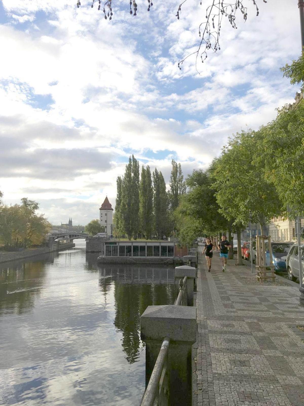 River Site Apartment Janáčkovo nábřeží 27