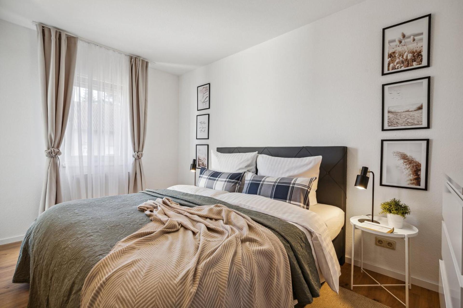 Gelbe Koffer - Family & Business Apartment in Neunkirchen - 2 SZ - bis 5 Pers - Parkplatz - Self-Check-in - Balkon