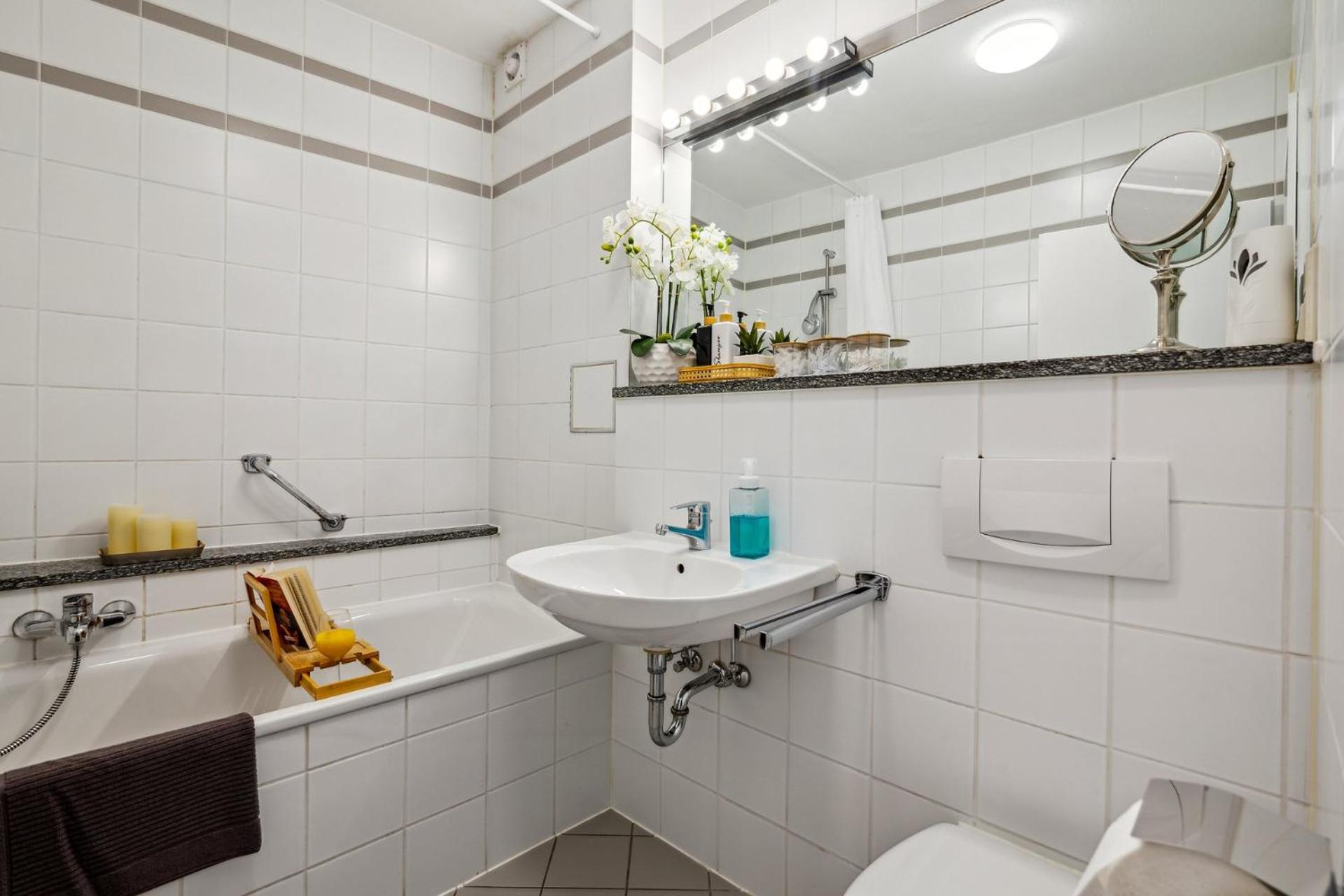 Gelbe Koffer - Family & Business Apartment in Neunkirchen - 2 SZ - bis 5 Pers - Parkplatz - Self-Check-in - Balkon