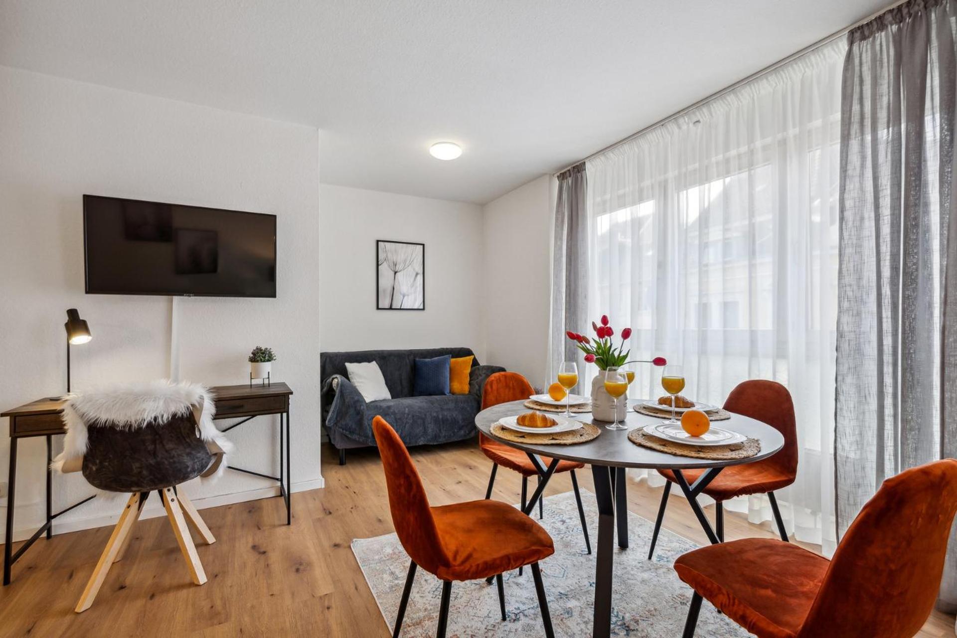 Gelbe Koffer - Family & Business Apartment in Neunkirchen - 2 SZ - bis 5 Pers - Parkplatz - Self-Check-in - Balkon