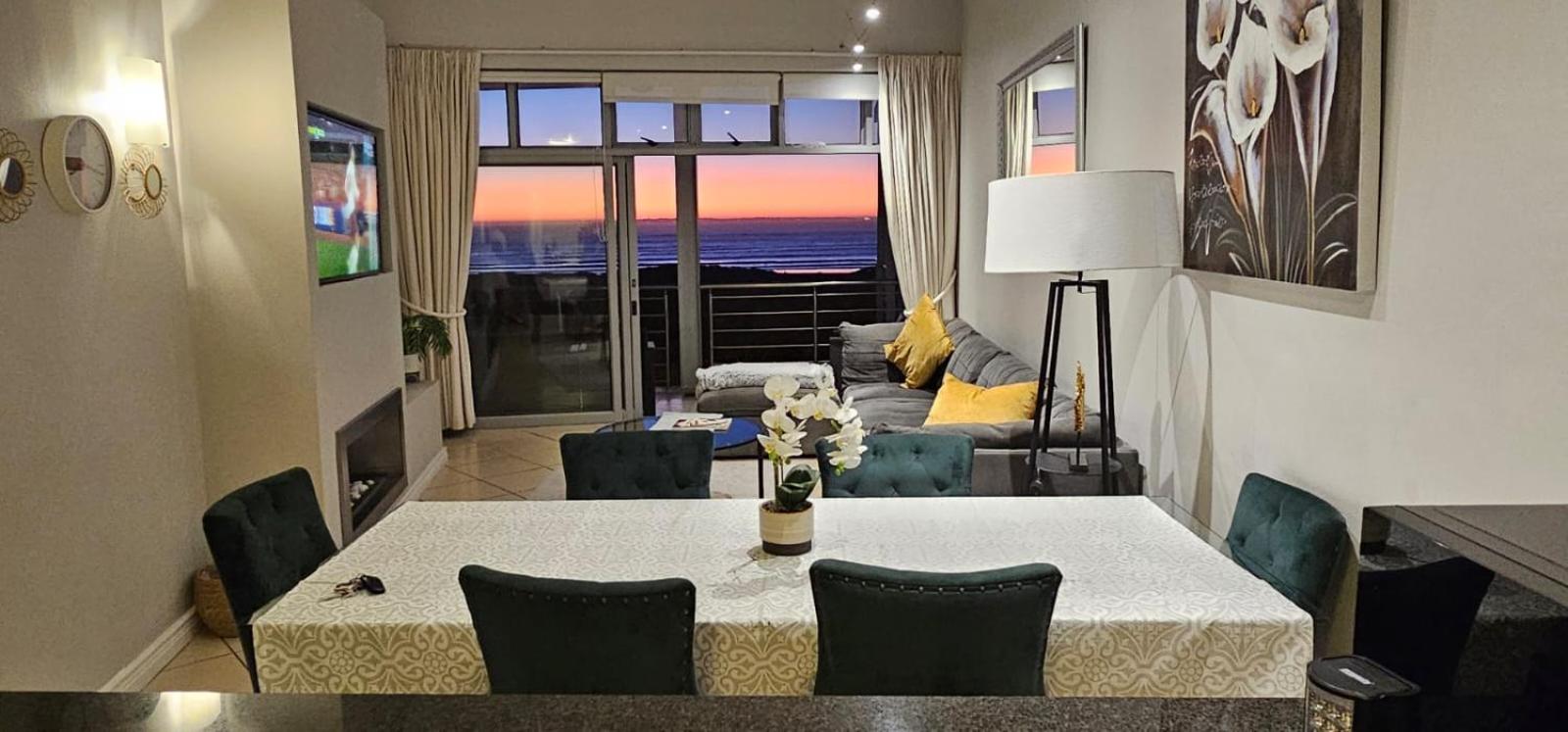Beachfront 3-bedroom with Robben Island views view 2