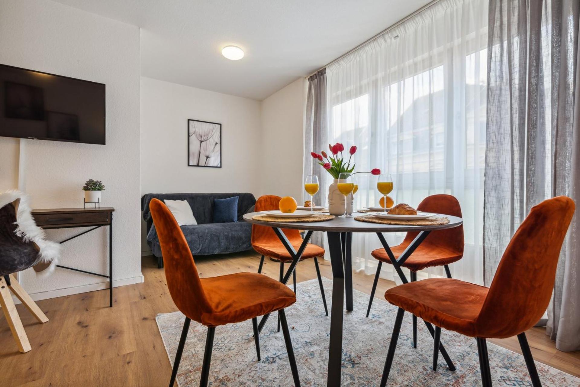 Gelbe Koffer - Family & Business Apartment in Neunkirchen - 2 SZ - bis 5 Pers - Parkplatz - Self-Check-in - Balkon