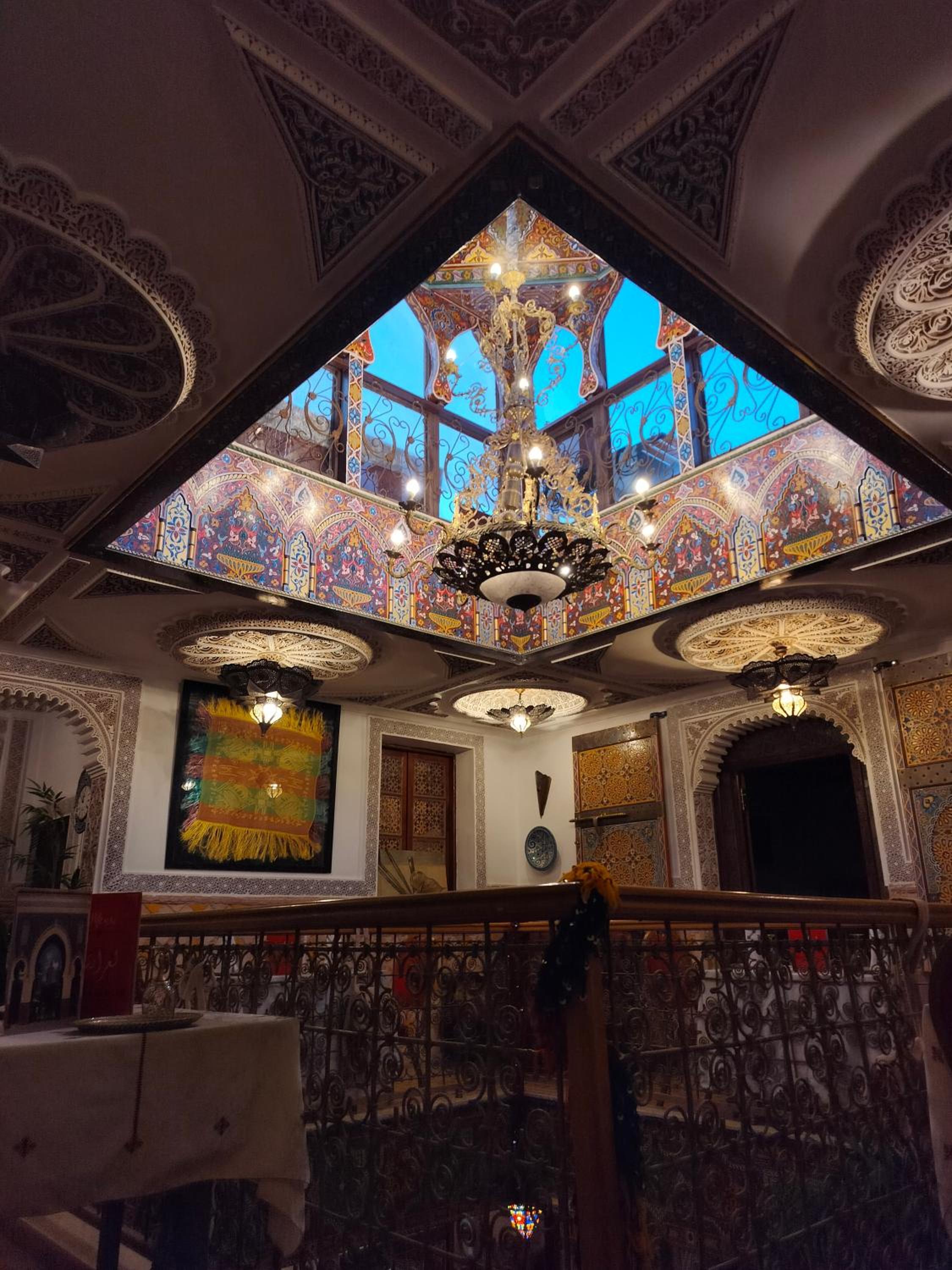 Hotel PALAIS LARAICHI Riad la porte bleue suites - Image 1