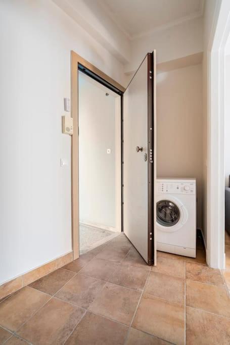 STM Monastiraki Acropolis Apt