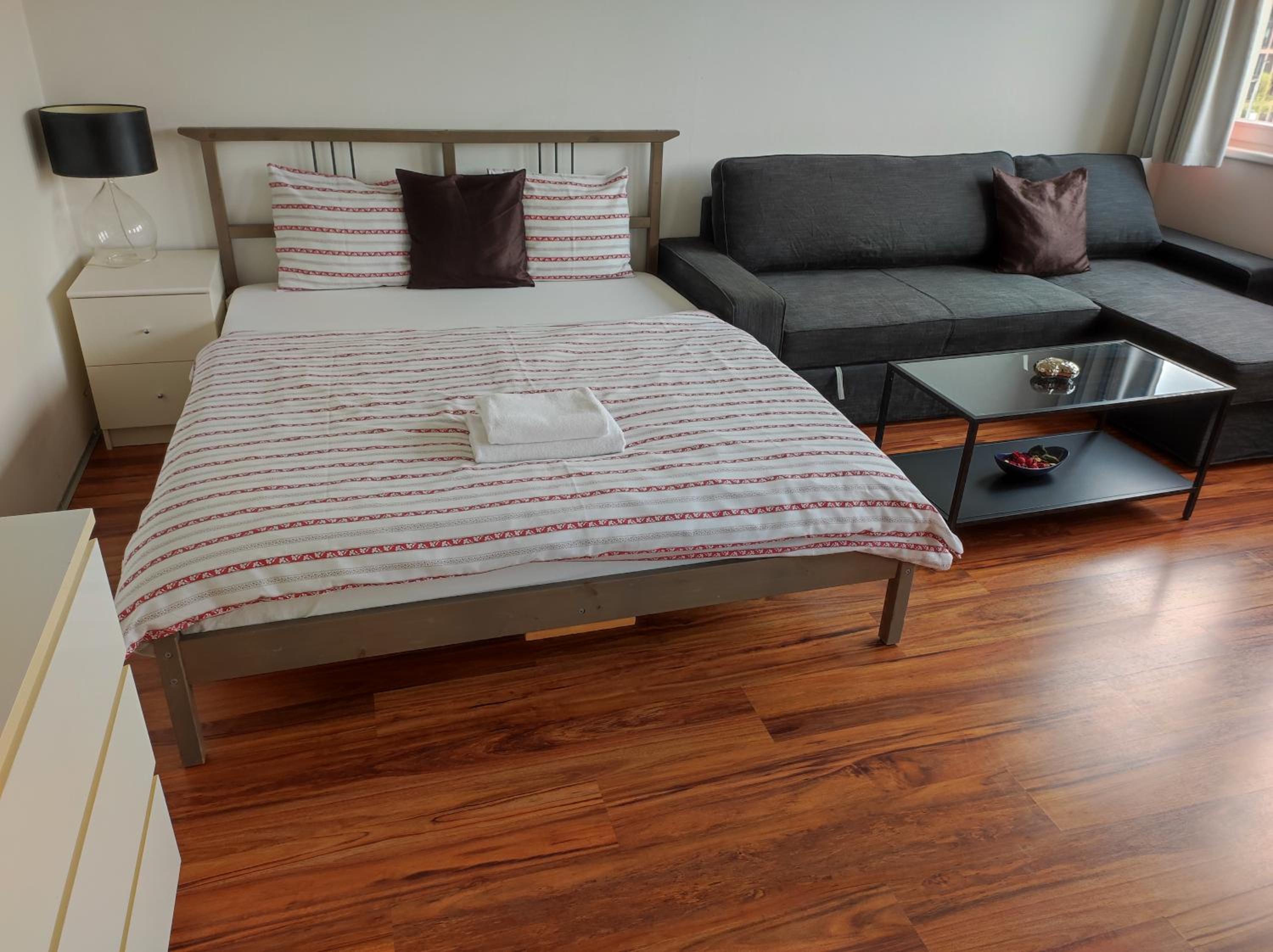 Golden Family Apartments