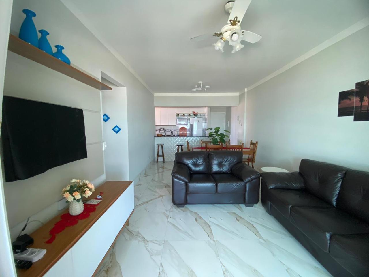 Belíssimo apartamento frente mar