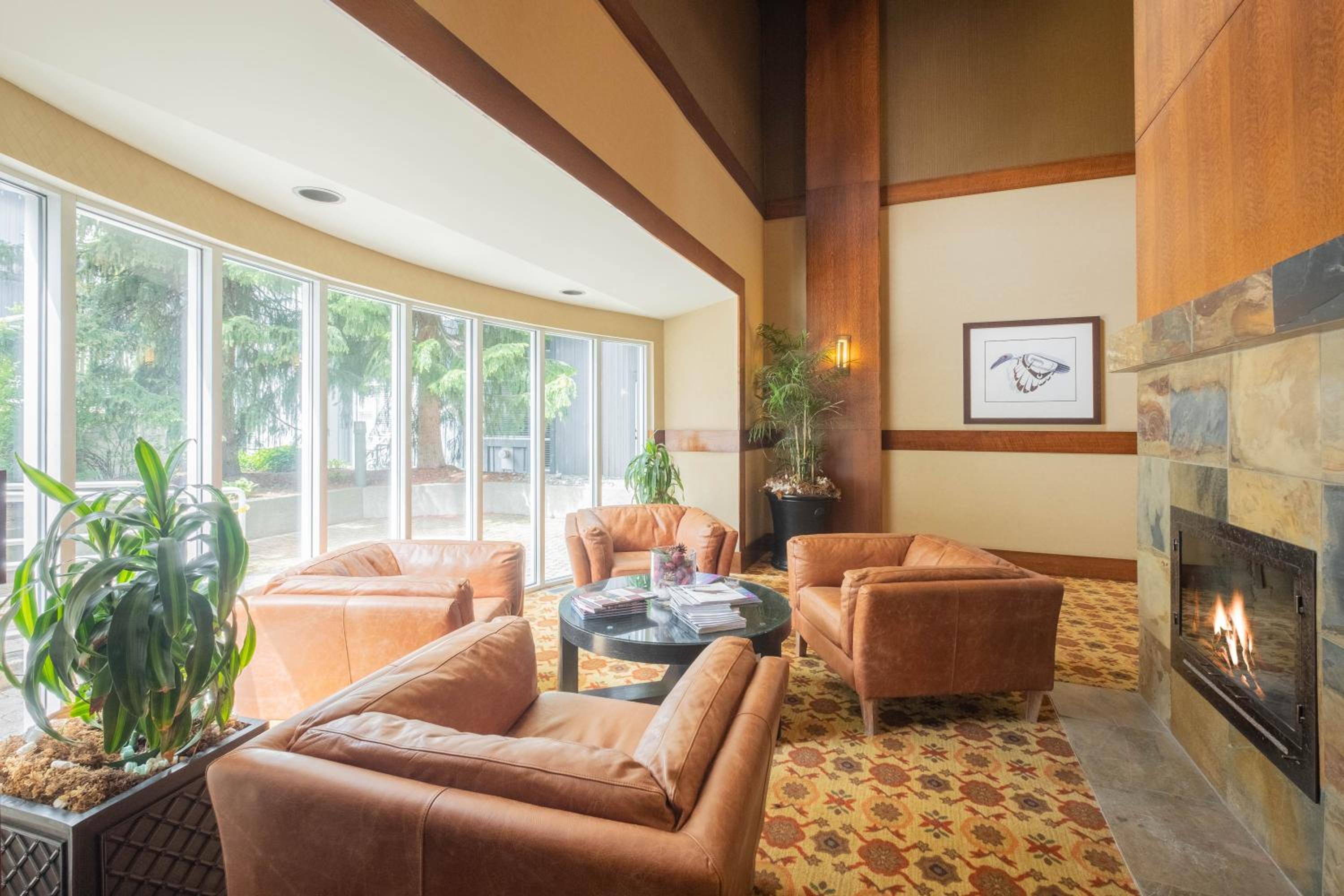 Glaciers Lodge by Outpost Whistler