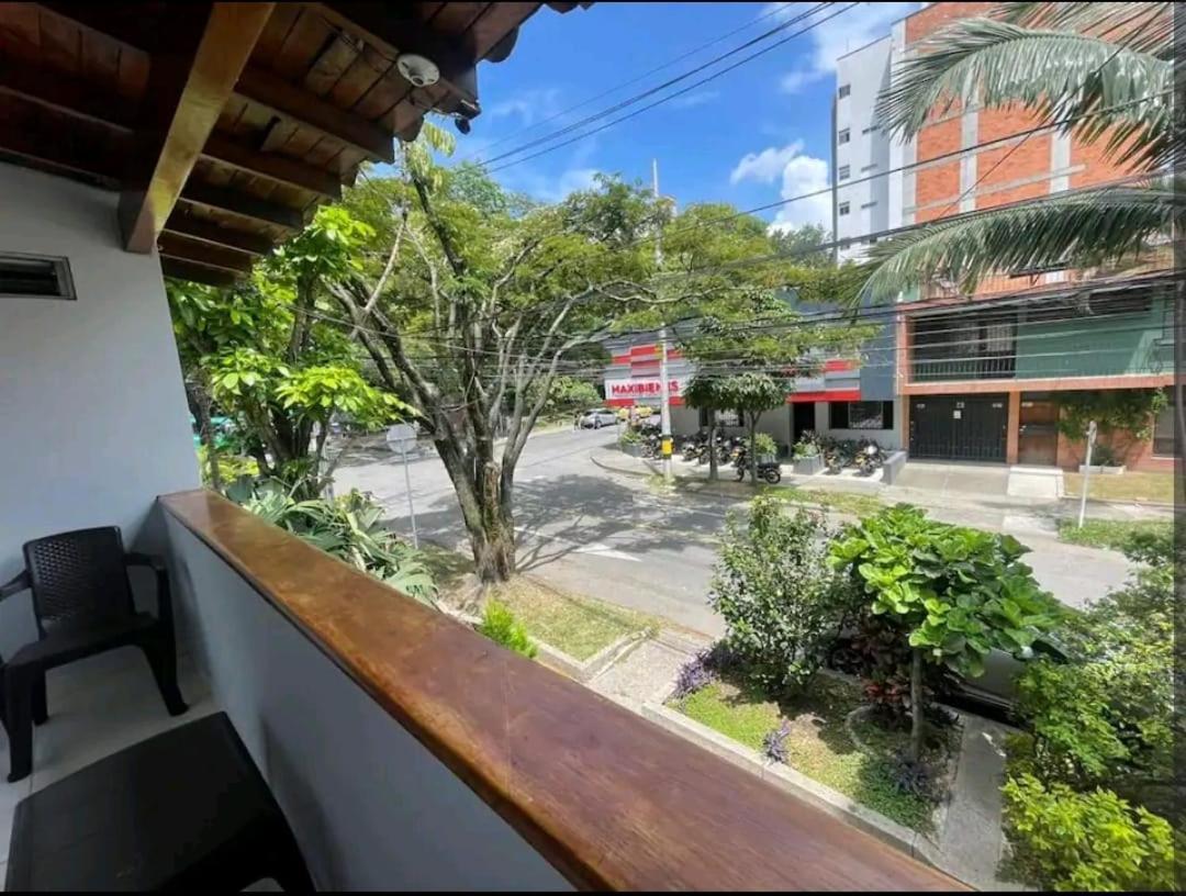 apartamento loft a media cuadra de la estación floresta