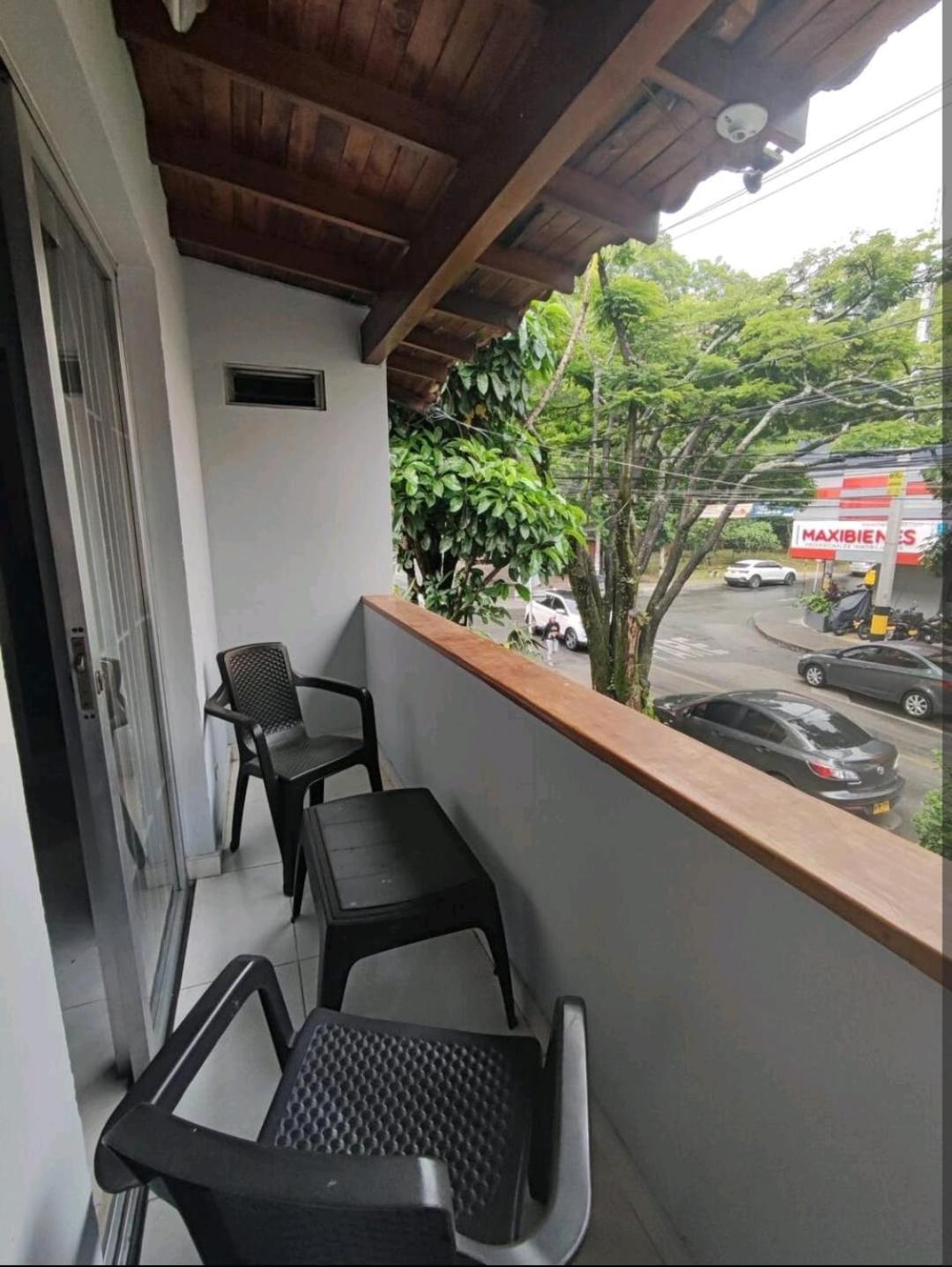 apartamento loft a media cuadra de la estación floresta