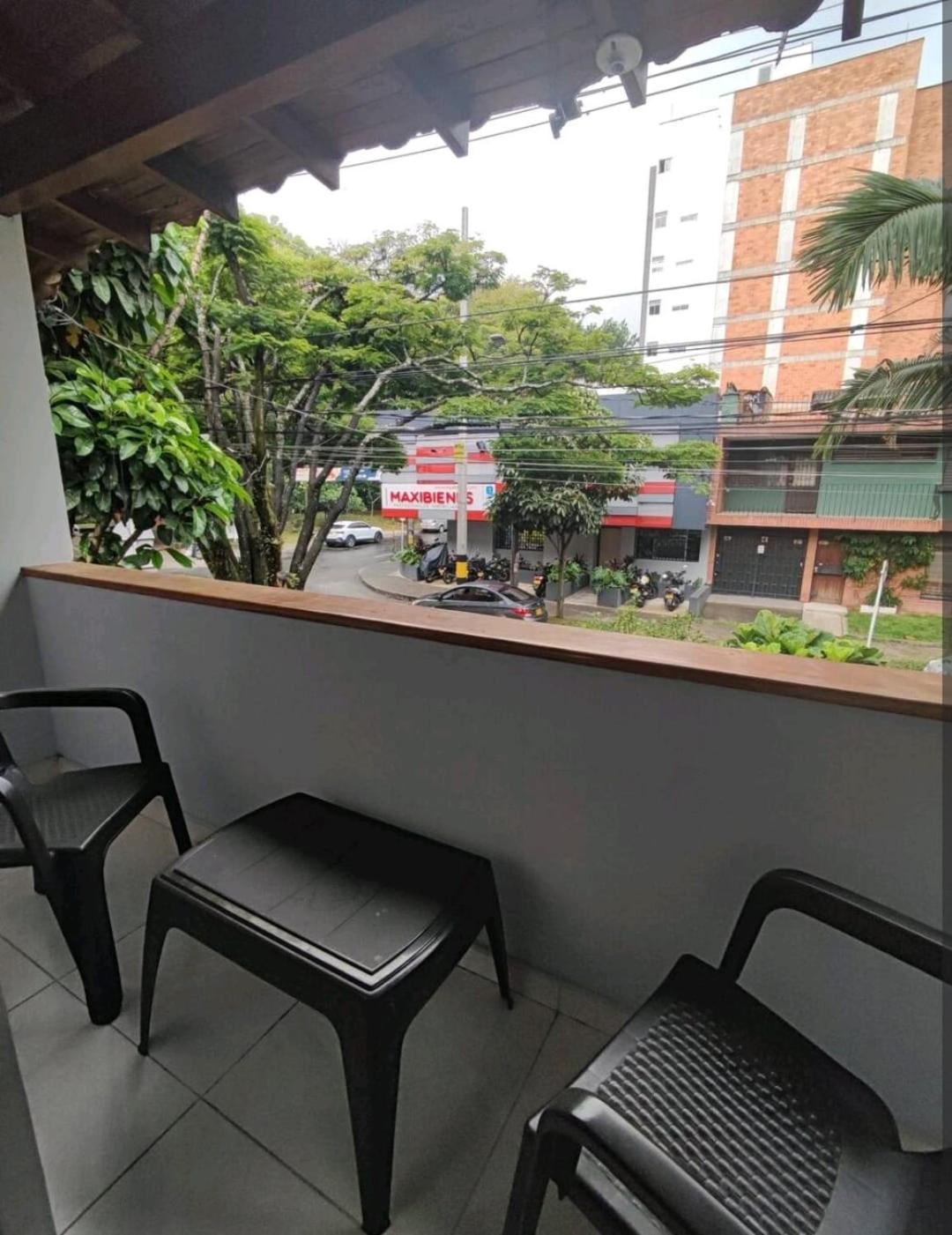 apartamento loft a media cuadra de la estación floresta
