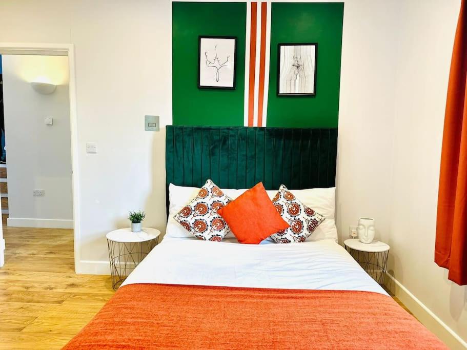 SeaView Apartment with Roof Terrace and Pool Table view 3