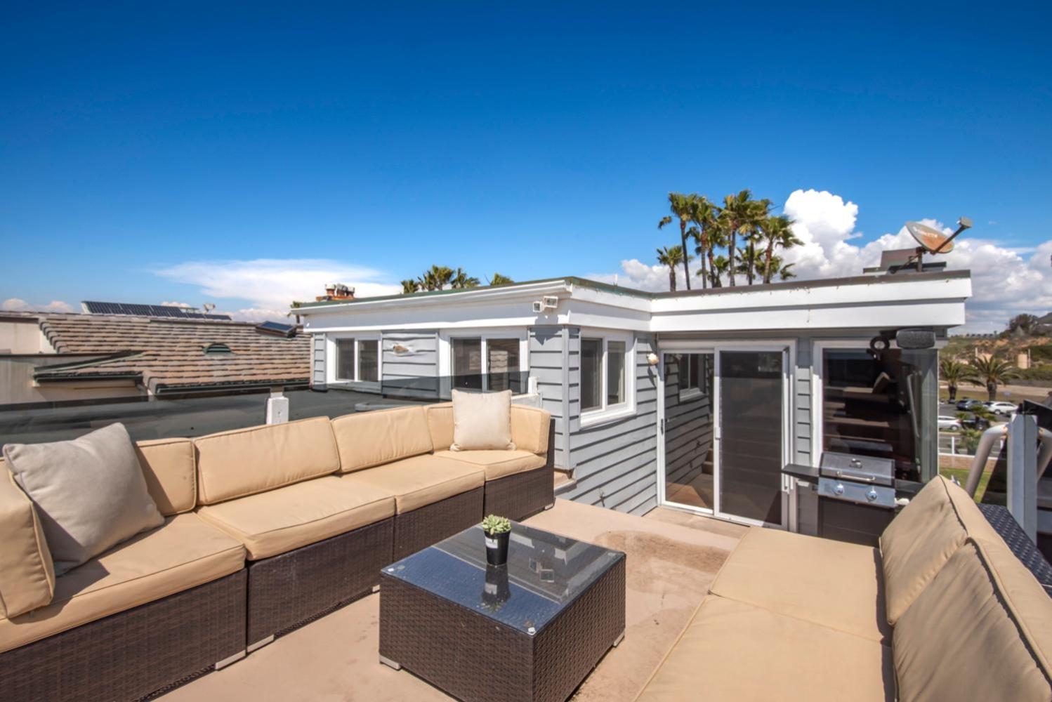 2 Story Oceanfront Patio and Ocean Views on 59th St view 2