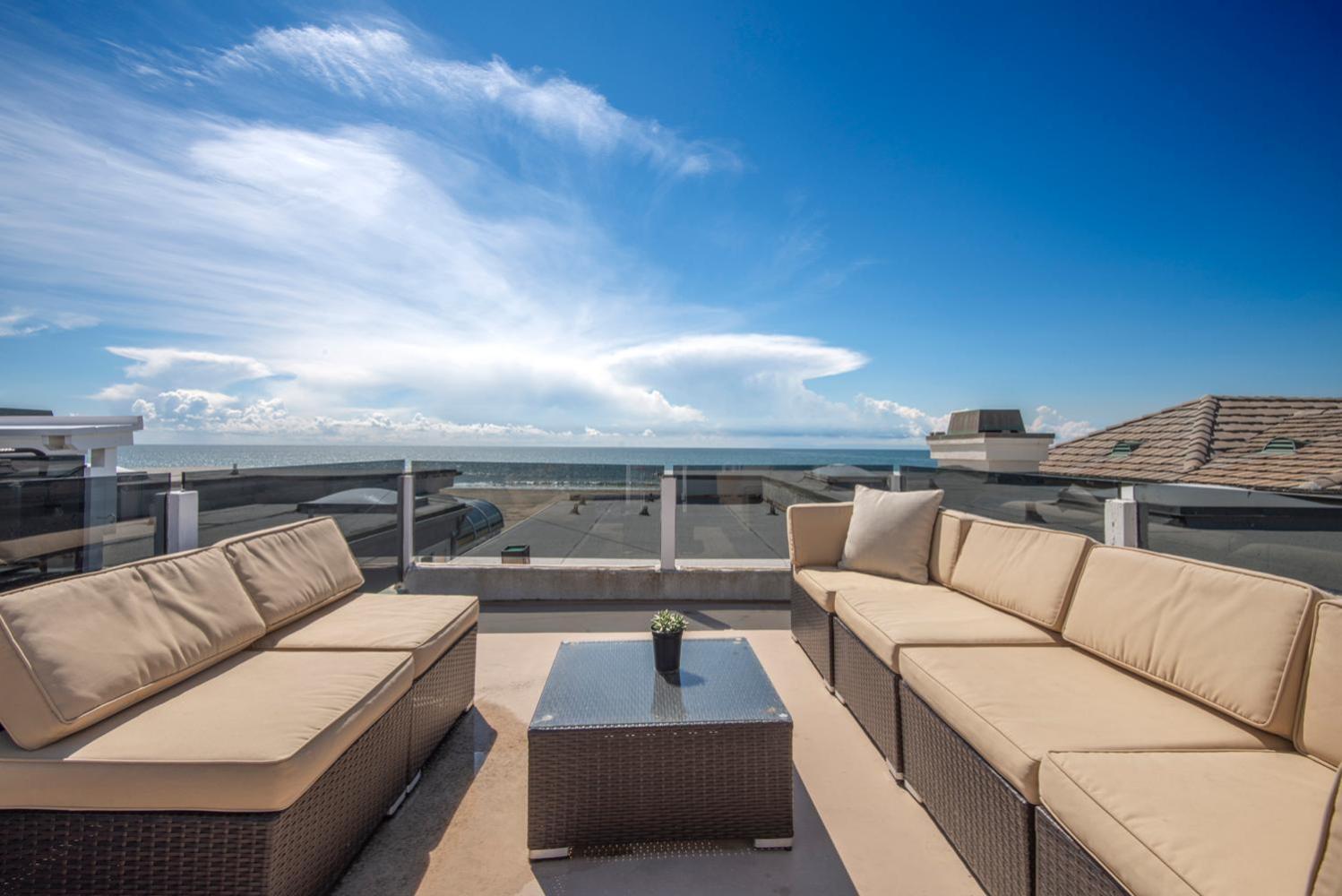 2 Story Oceanfront Patio and Ocean Views on 59th St view 3
