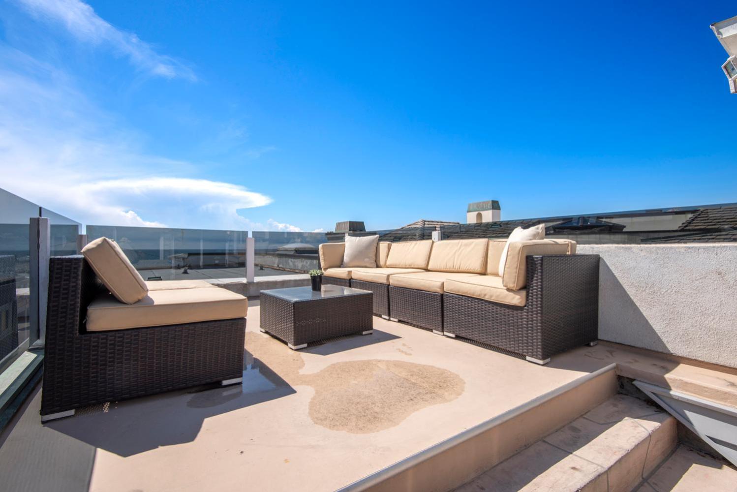 2 Story Oceanfront Patio and Ocean Views on 59th St view 5