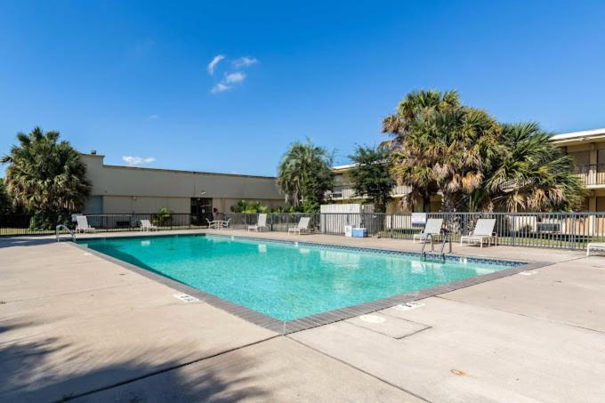 Eco Inn Suites by Hotel O Baytown view 2