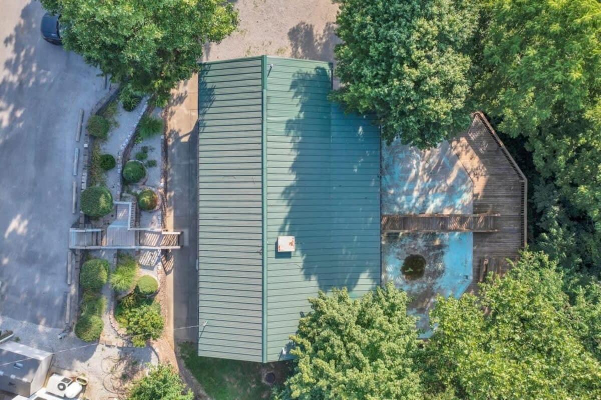 Modern 4BR House in Bloomington