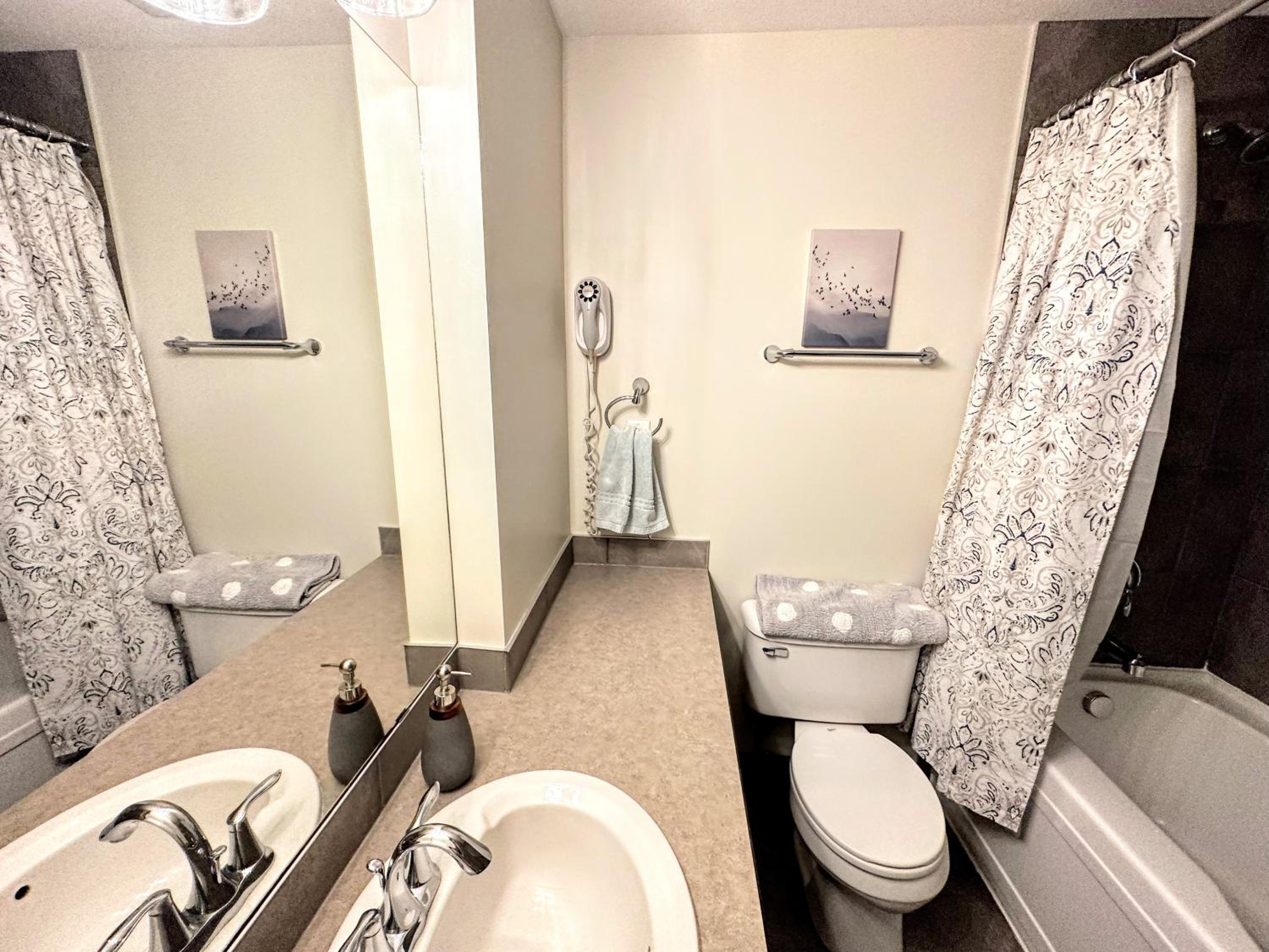 Upscale Resort Stay! Private+Peaceful on Creekside