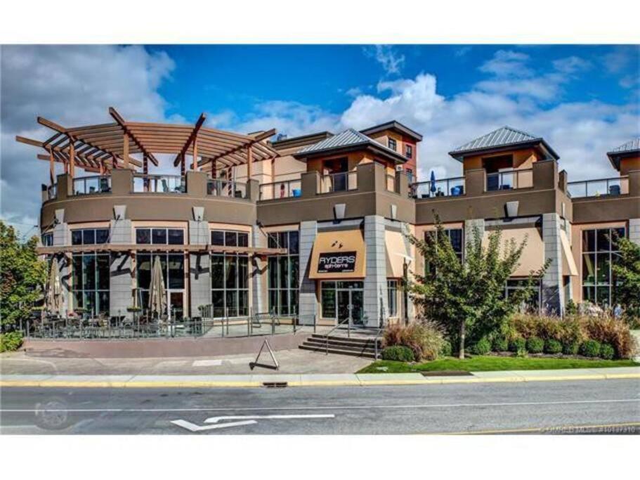 Upscale Resort Stay! Private+Peaceful on Creekside