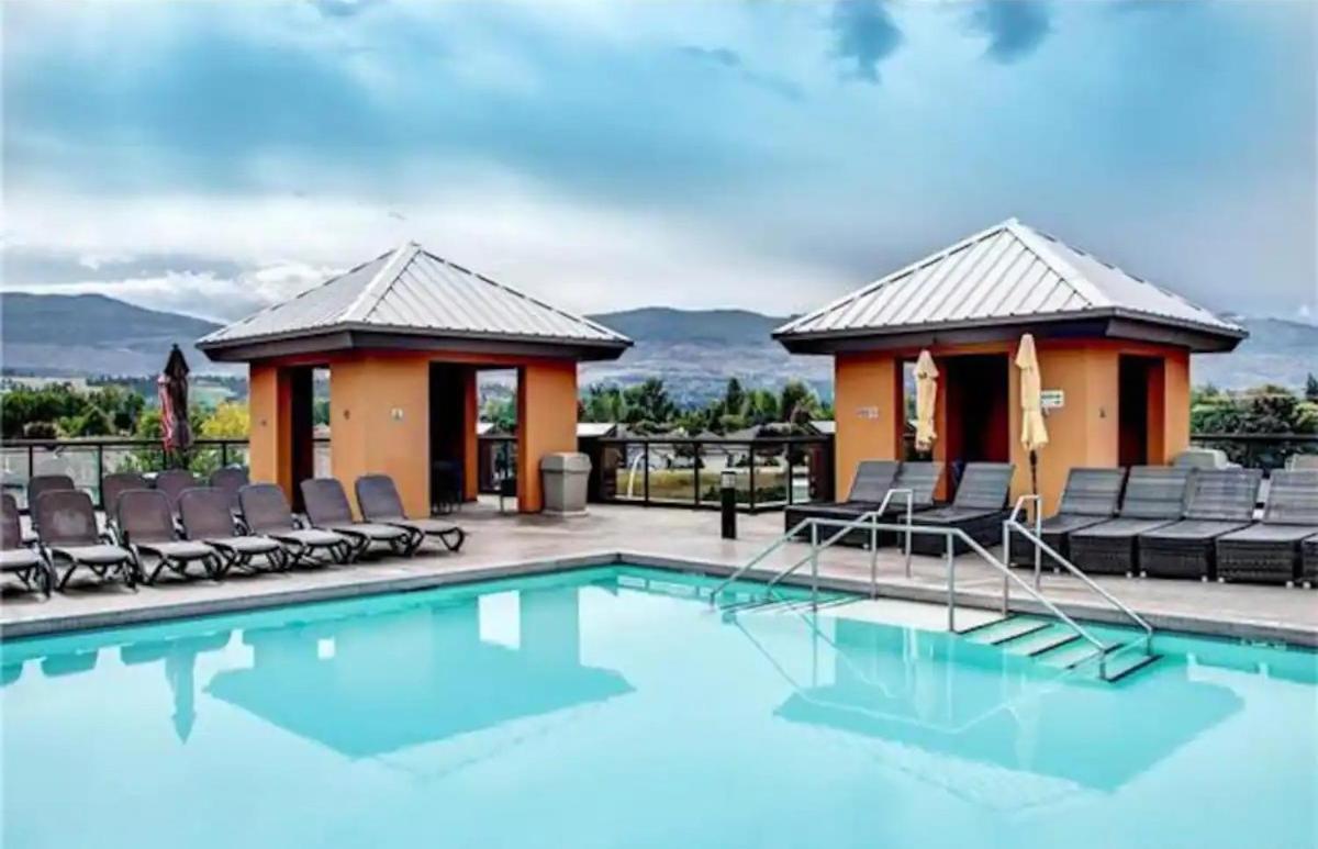 Upscale Resort Stay! Private+Peaceful on Creekside