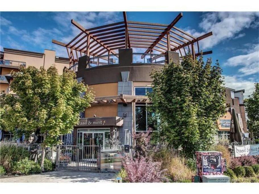 Upscale Resort Stay! Private+Peaceful on Creekside