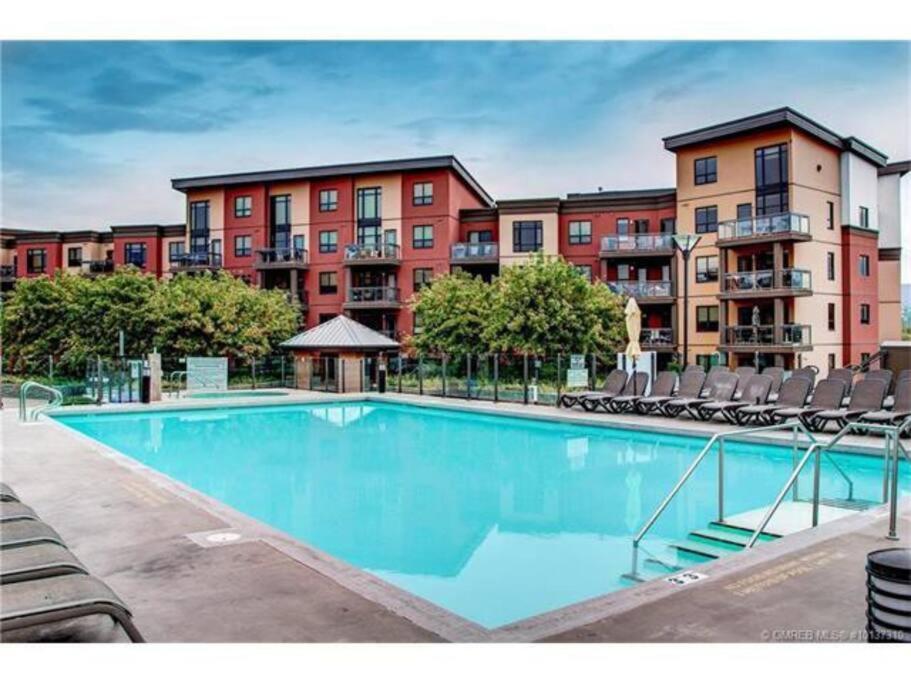 Upscale Resort Stay! Private+Peaceful on Creekside