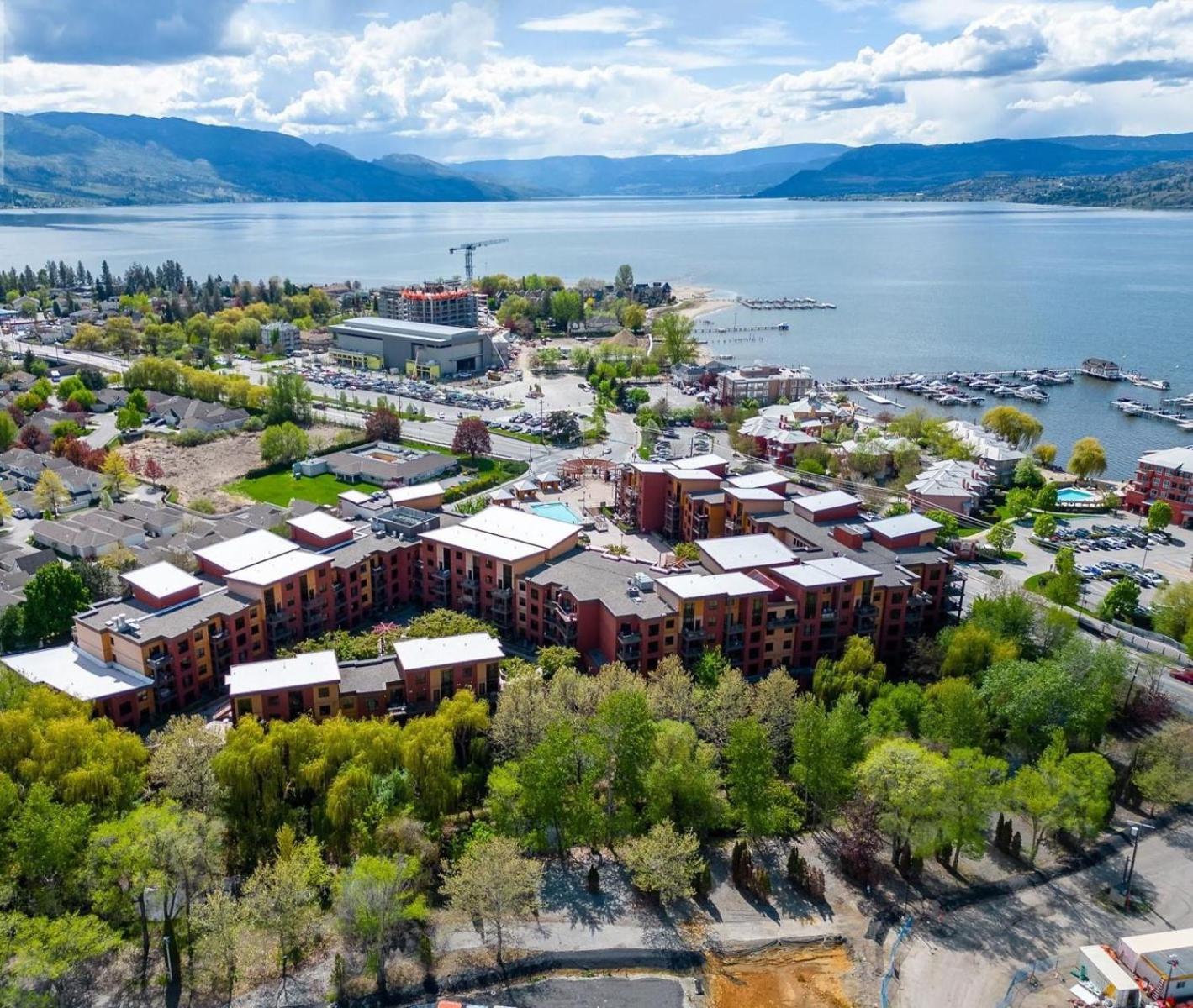 Upscale Resort Stay! Private+Peaceful on Creekside