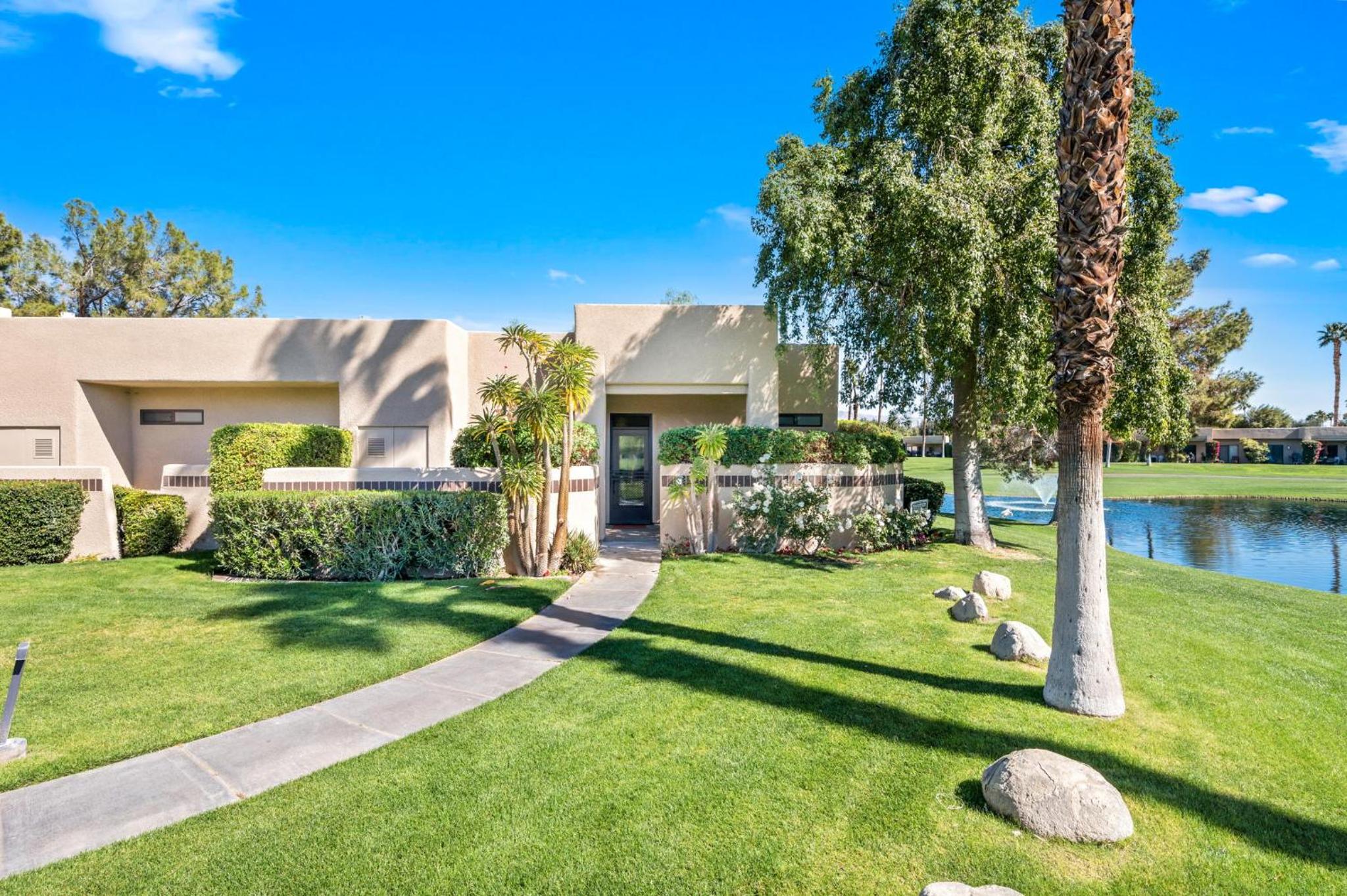 Hotel Midnight At The Oasis