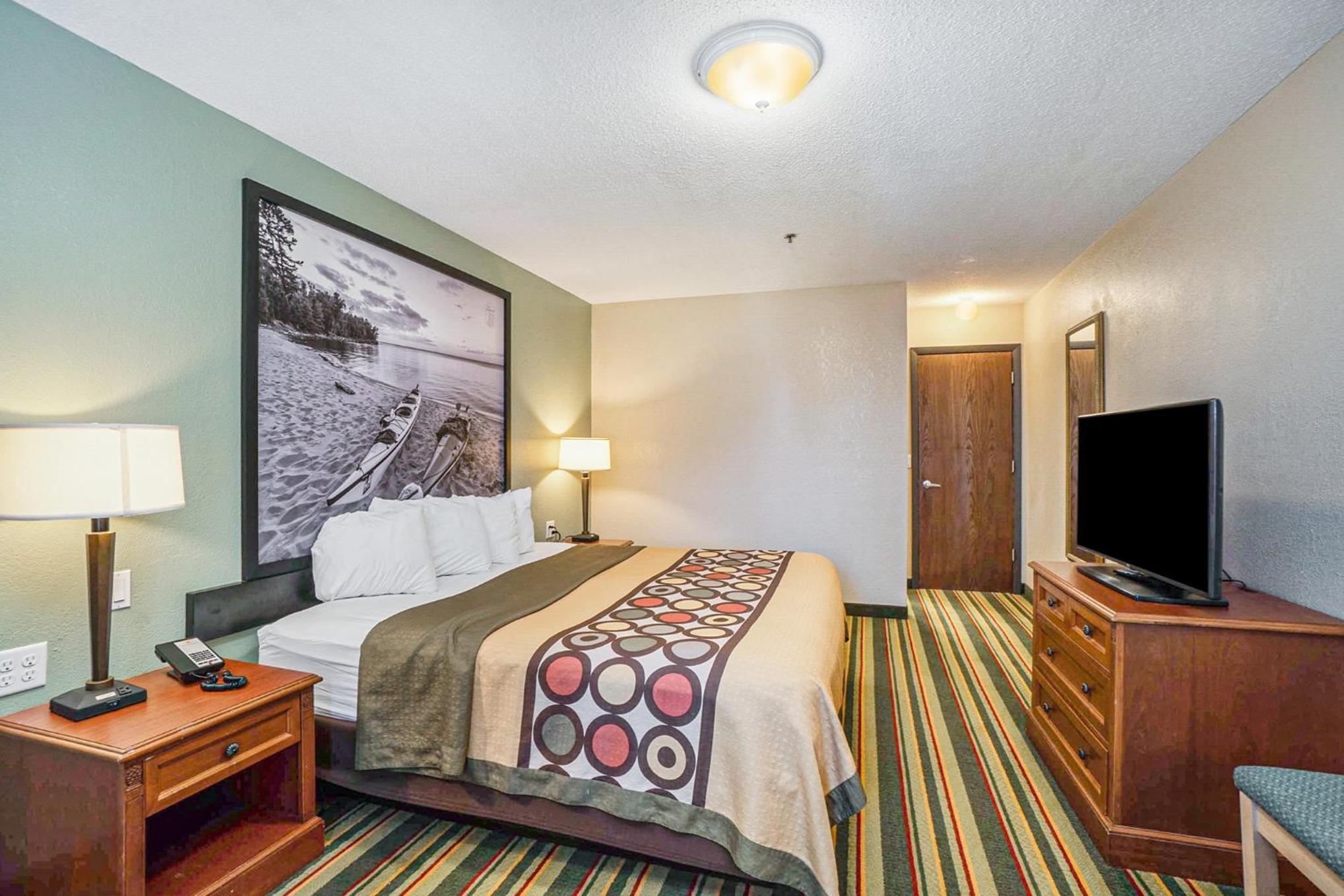 Mount Pleasant Vacations - Super 8 by Wyndham Mt. Pleasant - Property Image 4