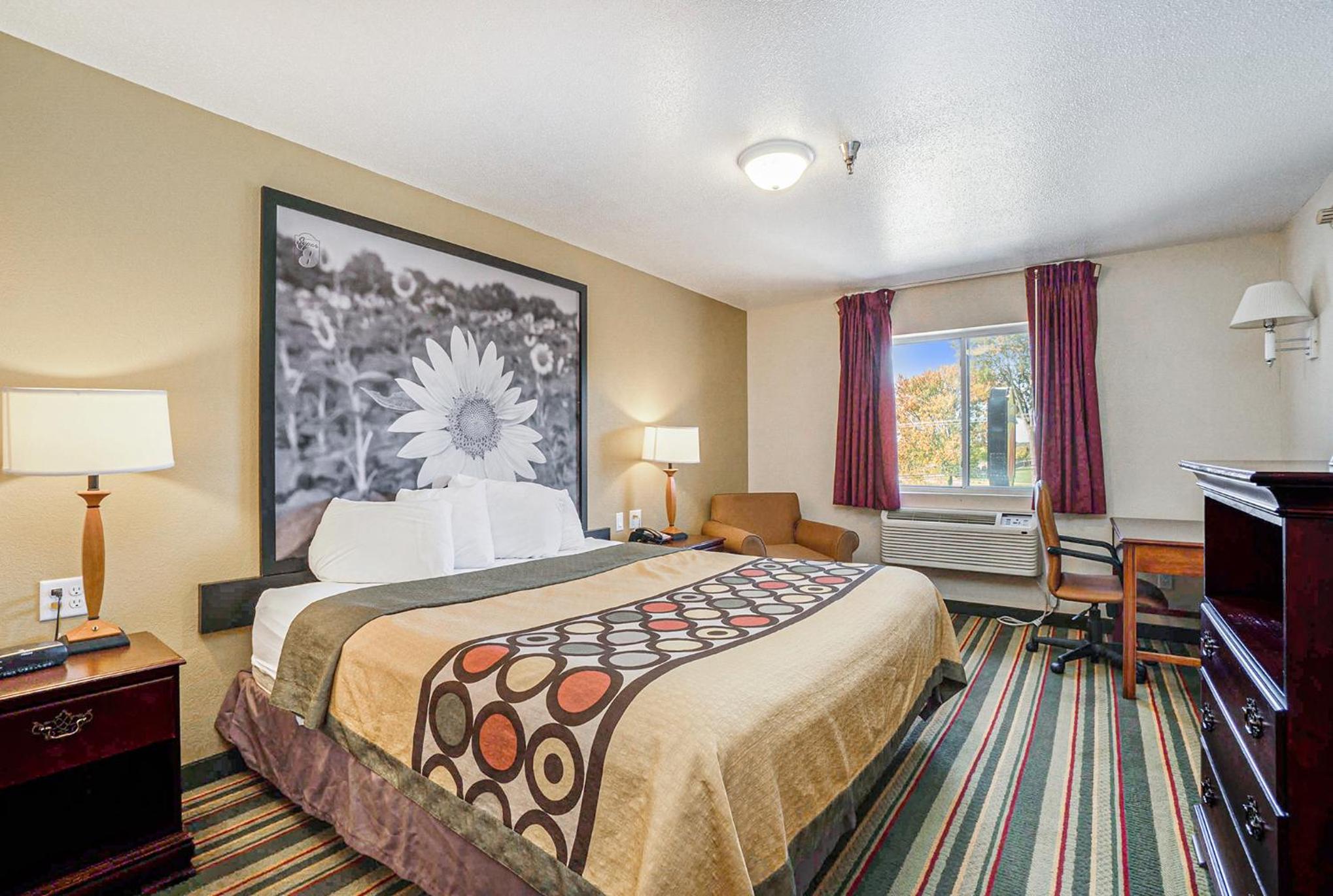 Mount Pleasant Vacations - Super 8 by Wyndham Mt. Pleasant - Property Image 3